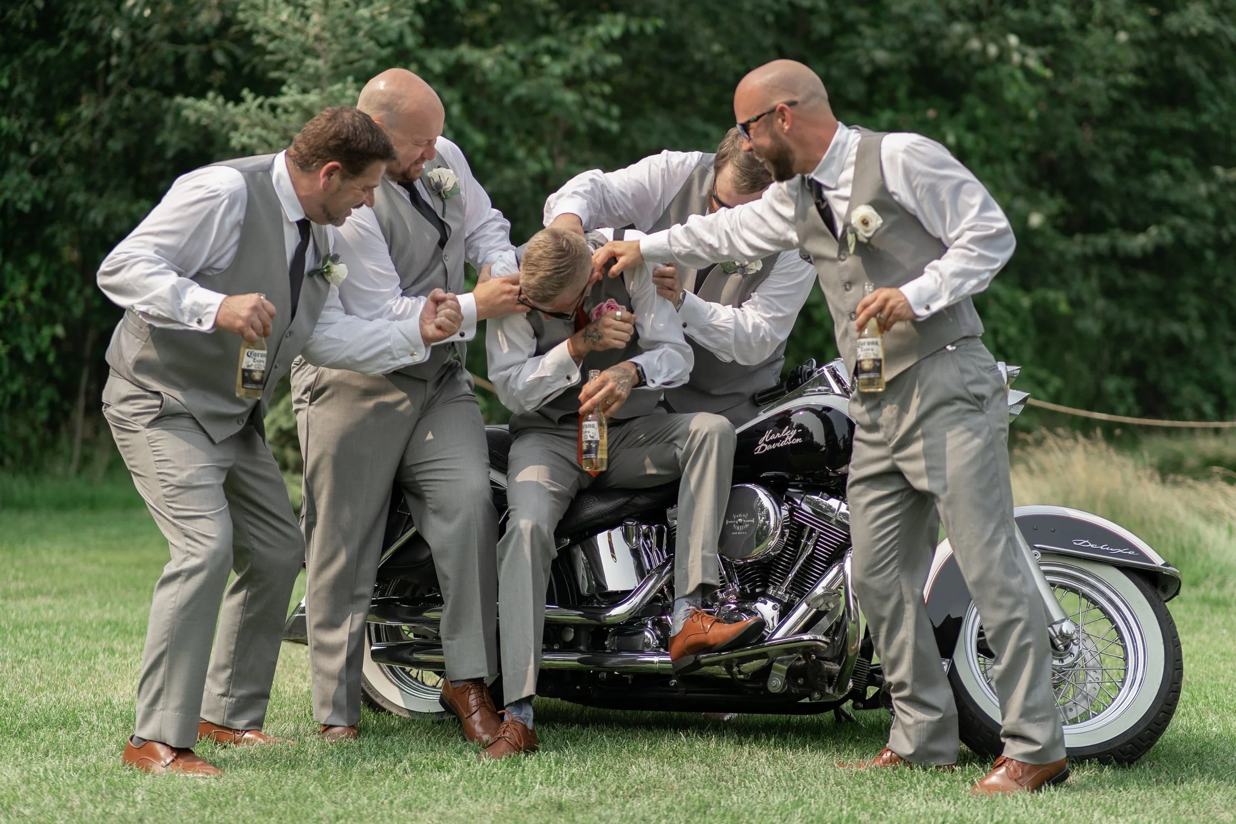 Edmonton Wedding Photographer (The Red Tin Barn, Alberta) — Kalla