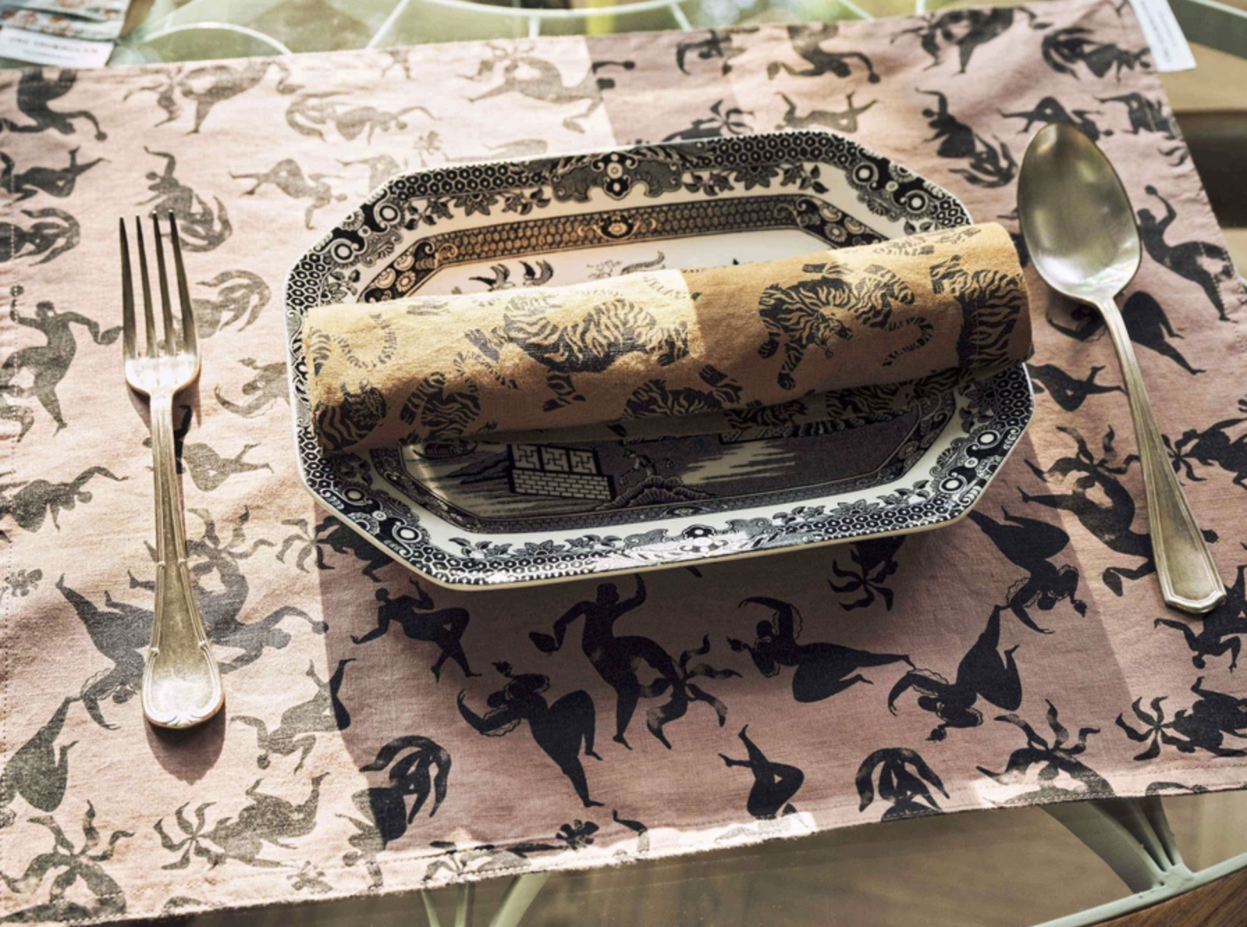Elevate your home with Arty Guava’s unique artwork, featuring nature-inspired designs on Ong Shunmugam’s napkins, placemats, and throw blankets.
