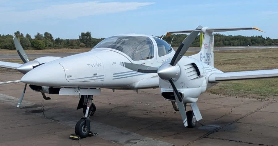 The urge to fly the DA42 get stronger everyday πΆ‍π«οΈ 
.
.
.
.
 #aviationdaily #aviation #aviationgeek #pilot #pilotlife #semetaviation #studentpilot