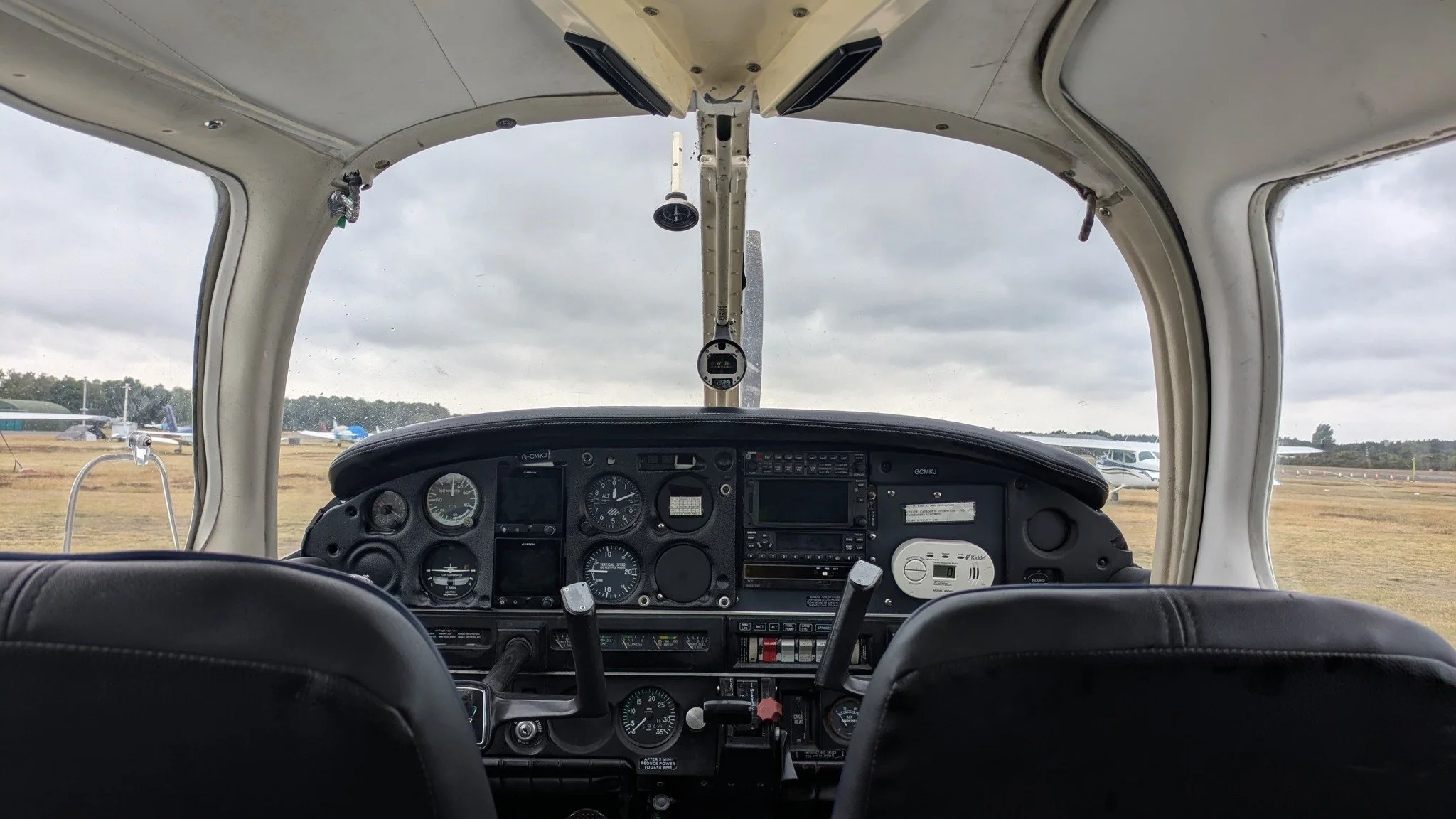 Are you ready to take the next step? Join us at SEMET and get your license! π©
.
.
.
.
.
 #aviationgeek #aviationlife #blackbushe #semetaviation #pilottraining #avgeeks #aviationdaily