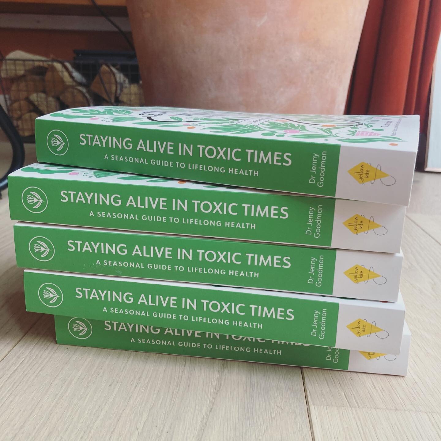 Paperback copies of #stayingaliveintoxictimes ready to go! #books #drjennygoodman #ecologicalmedicine