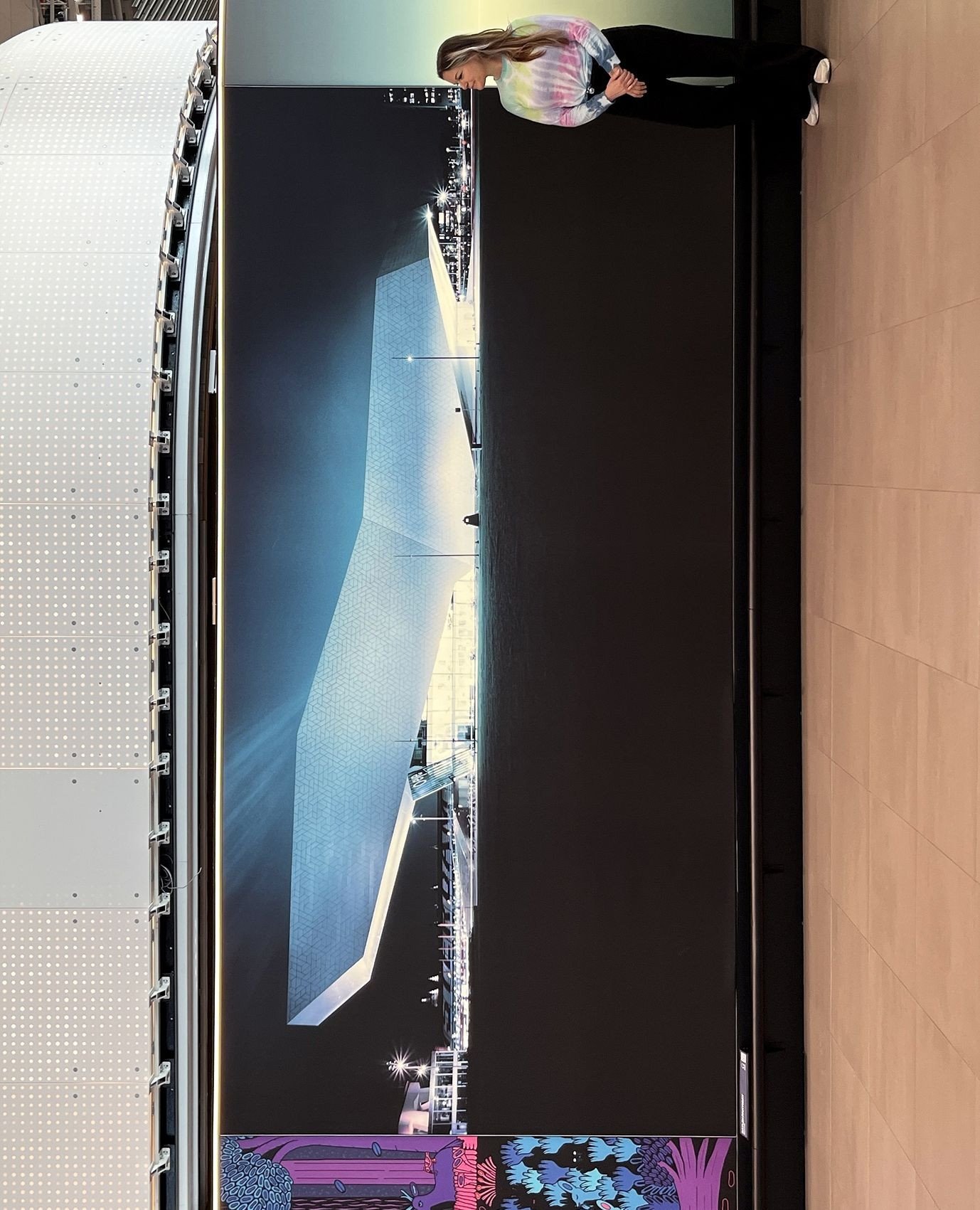 It was truly amazing to see this exhibition and my biggest artwork to date, 2.4x5 meter, illuminated, in real life at Schiphol Airport 🙏⁠
⁠
'Night Eye' (2024) shows the gorgeous @eye_film museum at nighttime, shot with a large format film camera dur