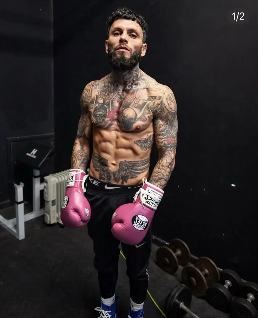 @mrjamesatkins01 is in PHENOMENAL shape ahead of his big title fight next week‼️ 
We back James to bring home the Commonwealth Silver Title all the way🥊