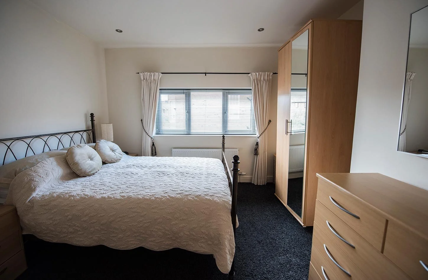 21greyfriars-bedroom.jpg
