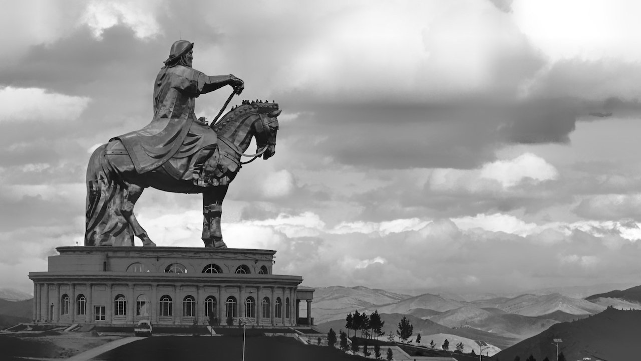 Mongolia Czingis Khan pomnik.jpeg