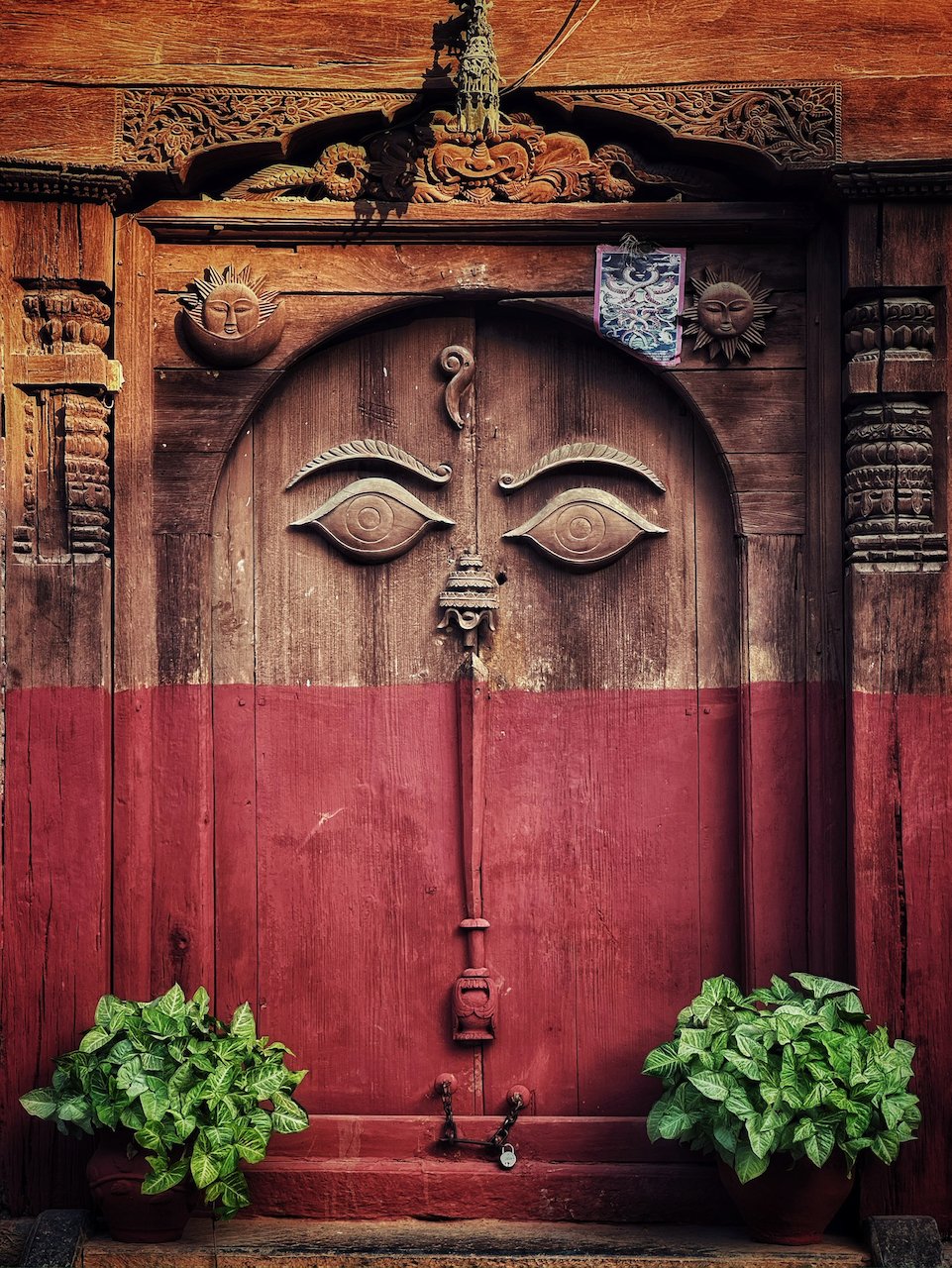 Drzwi Oczy Kathmandu Roślinność.jpeg