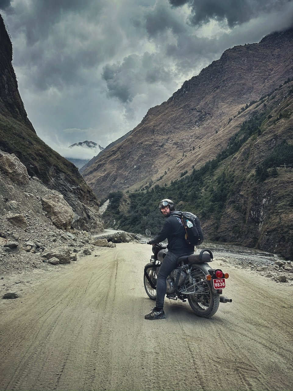 Motocykl Himalaje Nepal Annapurna.jpeg