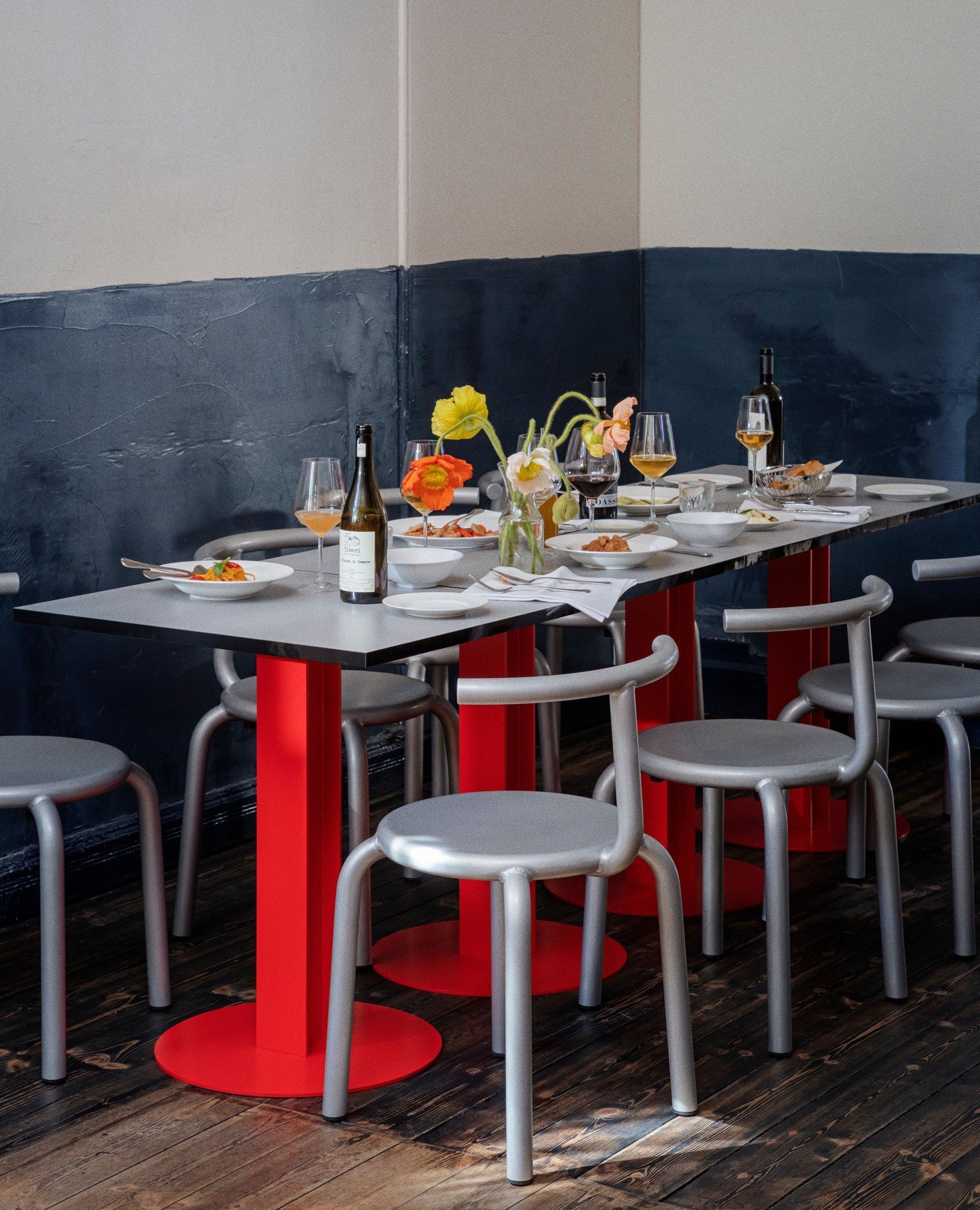 The office Christmas lunch inspiration with Heb tables and Torno chairs from +Halle. ⁠
⁠
Heb designed by @kroyersatterlassen⁠
Torno designed by @formuswithlove⁠
⁠
Images courtesy of @plushalle