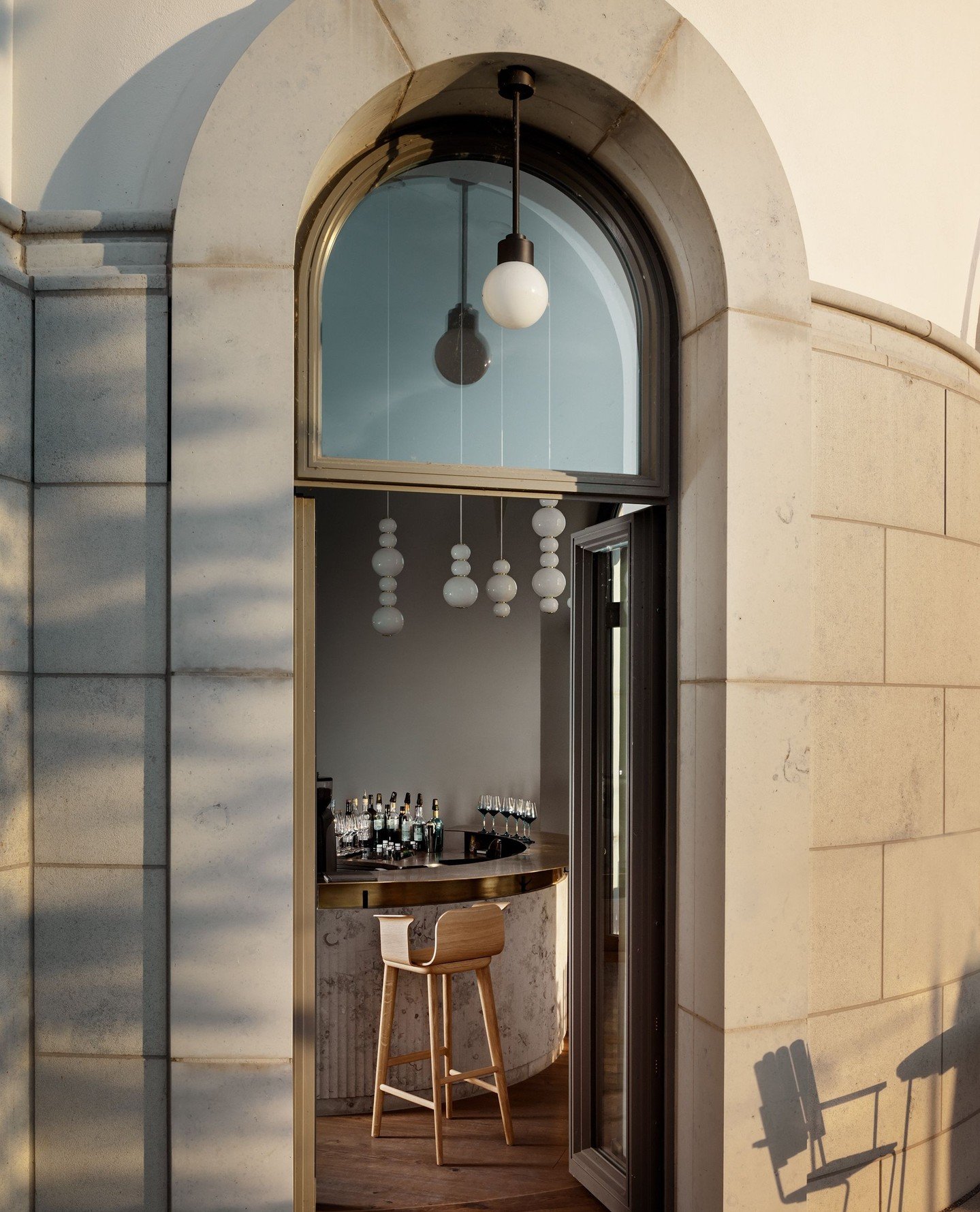 Time for some festive cocktails?⁠
The Aeon Comforty Bar designed by @mathiashahn.designstudio for Zeitraum.⁠
⁠
Find more festive inspirations @zeitraum_furniture