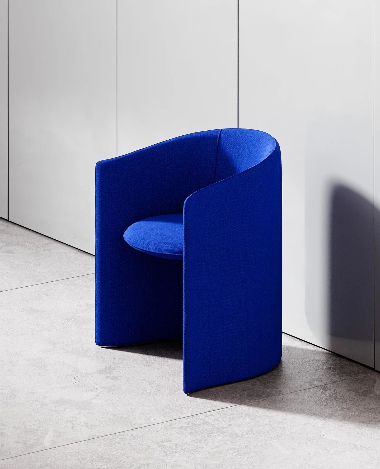 The Proto Armchair, designed by Nick Ross as an extension to his hugely successful range for +Halle. Lightweight and installed on decreet gliders, this elegant meeting and dining chair is ideal for any setting.⁠
⁠
Images courtesy of @plushalle⁠
Desig