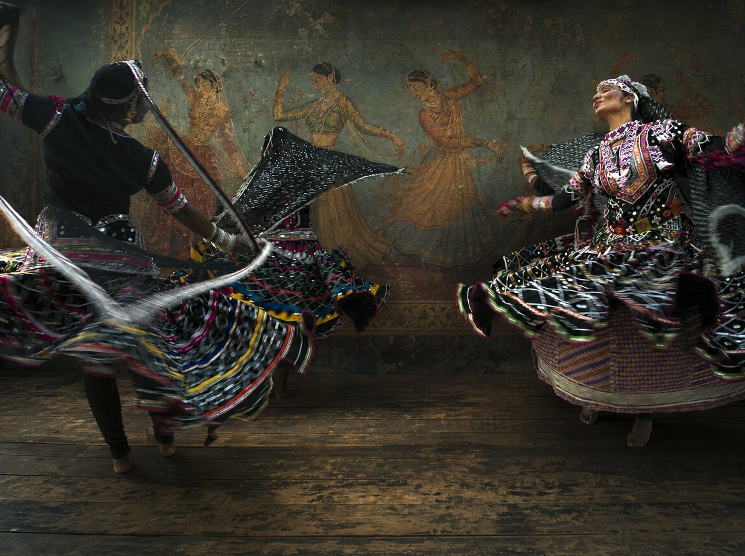 kabelia dancers in rajasthani haveli