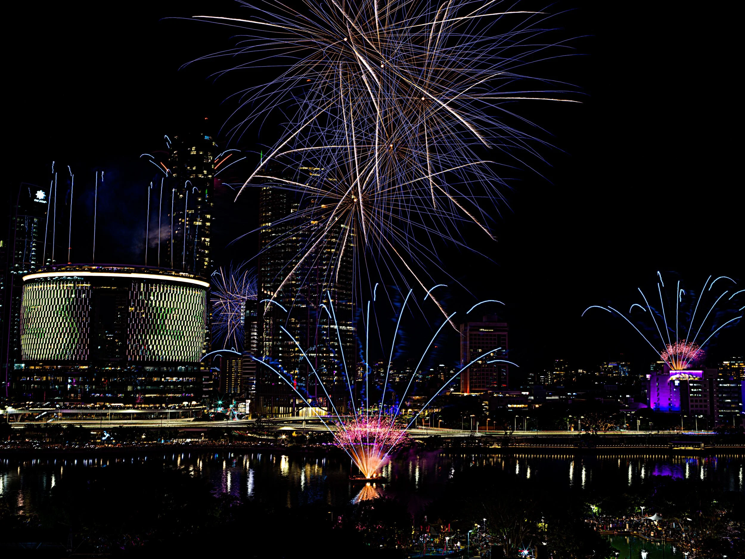 brisbane riverfire 23