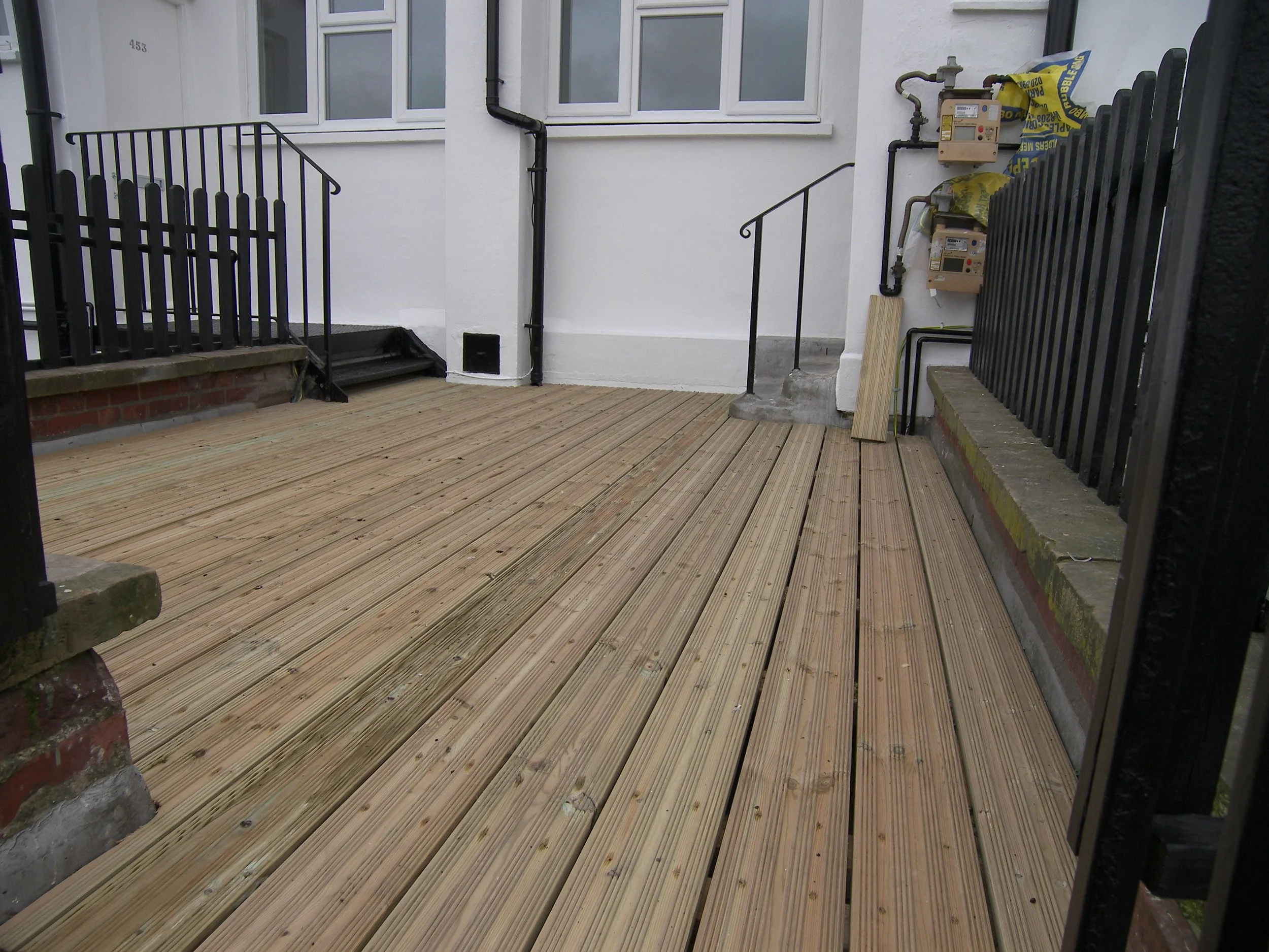 Carpenter, Decorator, Gas/Heating Engineer, Electrician, Plumbing, Handyman, Tiling, Roofing