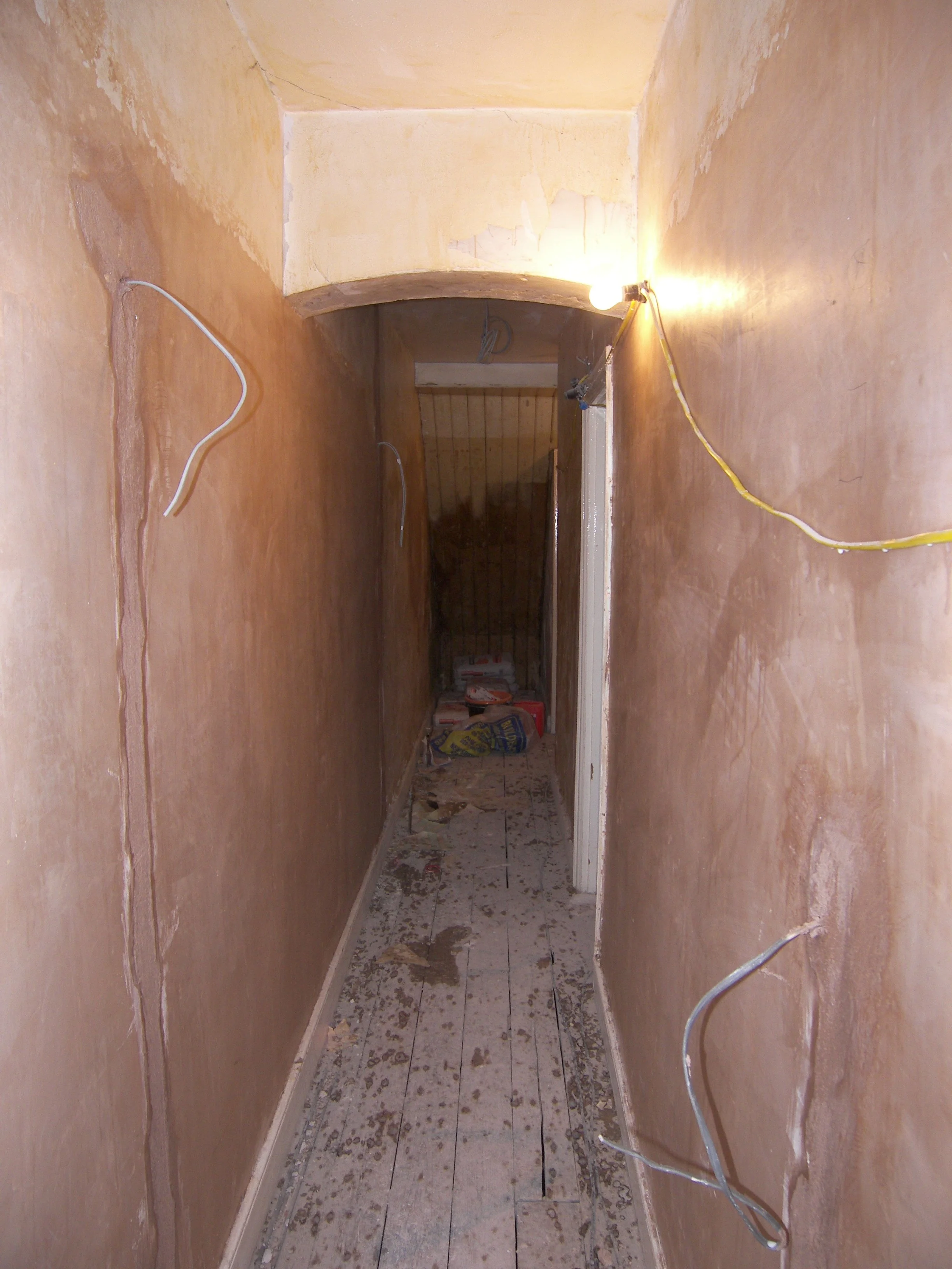 Carpenter, Decorator, Gas/Heating Engineer, Electrician, Plumbing, Handyman, Tiling