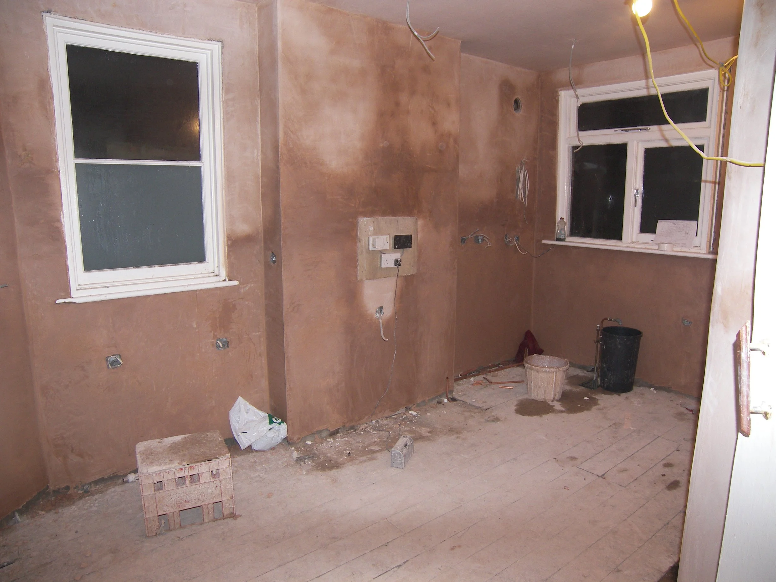 Carpenter, Decorator, Gas/Heating Engineer, Electrician, Plumbing, Handyman, Tiling