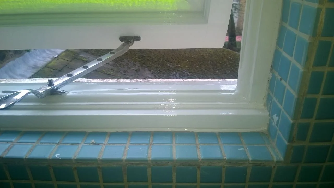 Carpenter, Decorator, Gas/Heating Engineer, Electrician, Plumbing, Handyman, Tiling, Roofing