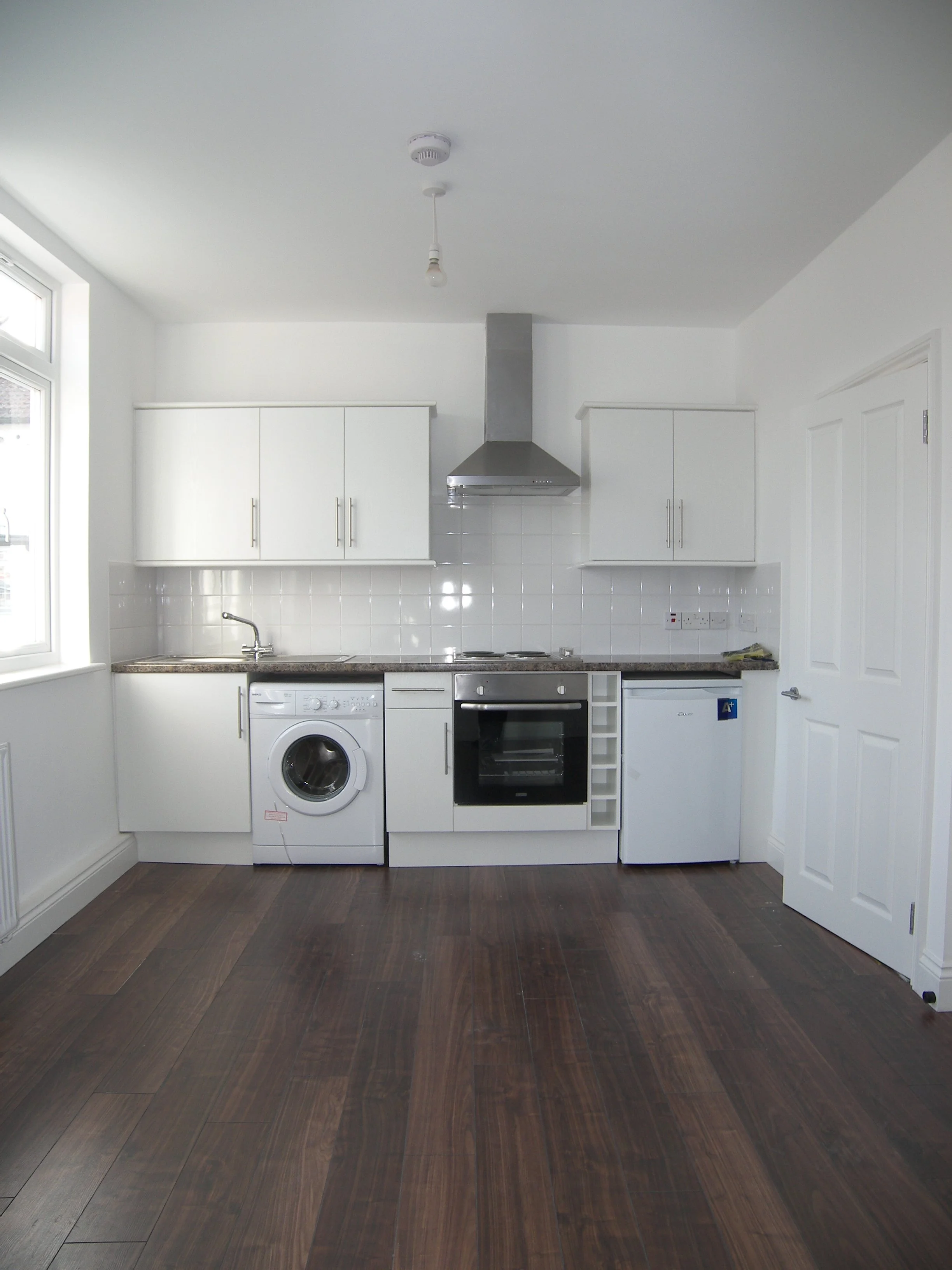 Carpenter, Decorator, Gas/Heating Engineer, Electrician, Plumbing, Handyman, Tiling, Roofing