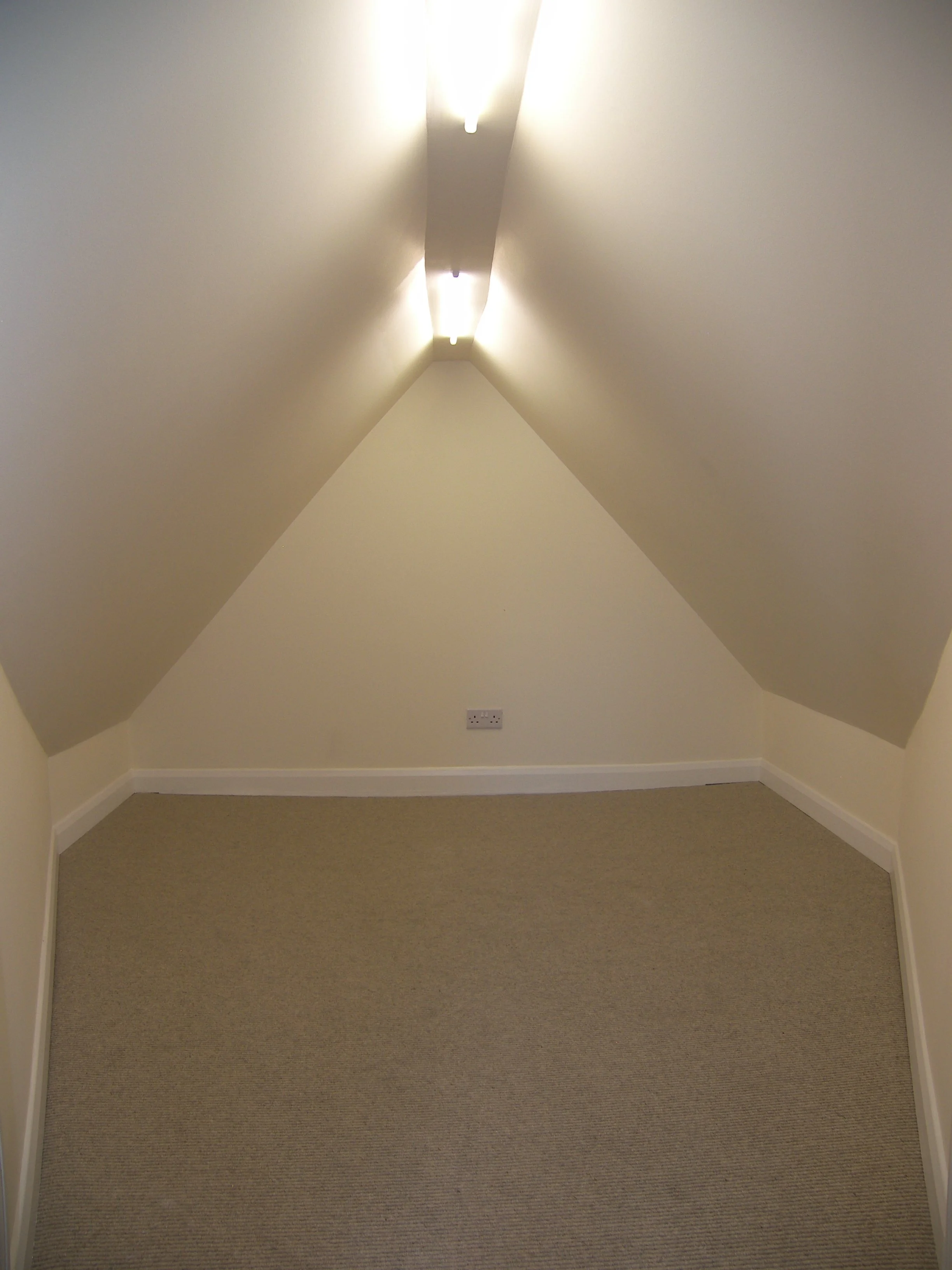 Carpenter, Decorator, Gas/Heating Engineer, Electrician, Plumbing, Handyman