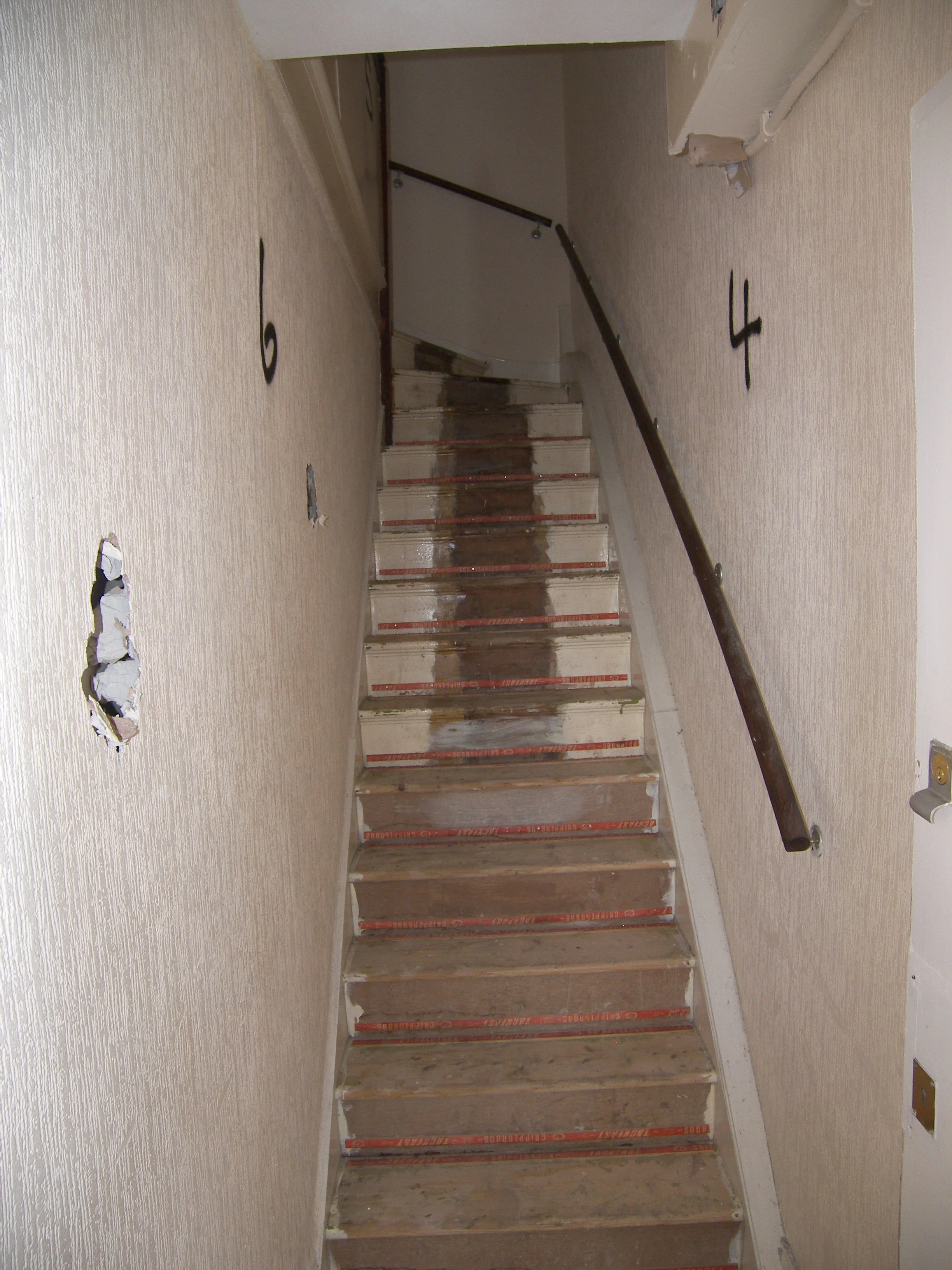 Carpenter, Decorator, Gas/Heating Engineer, Electrician, Plumbing, Handyman, Tiling, Roofing