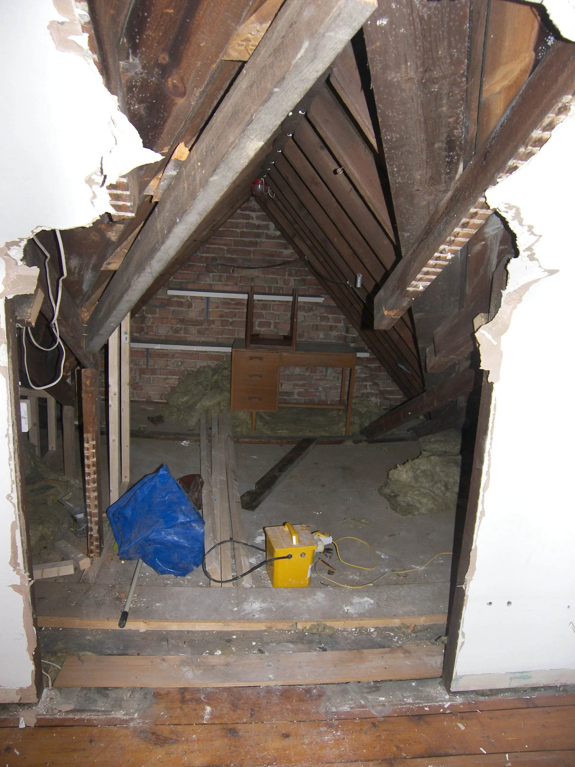 Carpenter, Decorator, Gas/Heating Engineer, Electrician, Plumbing, Handyman