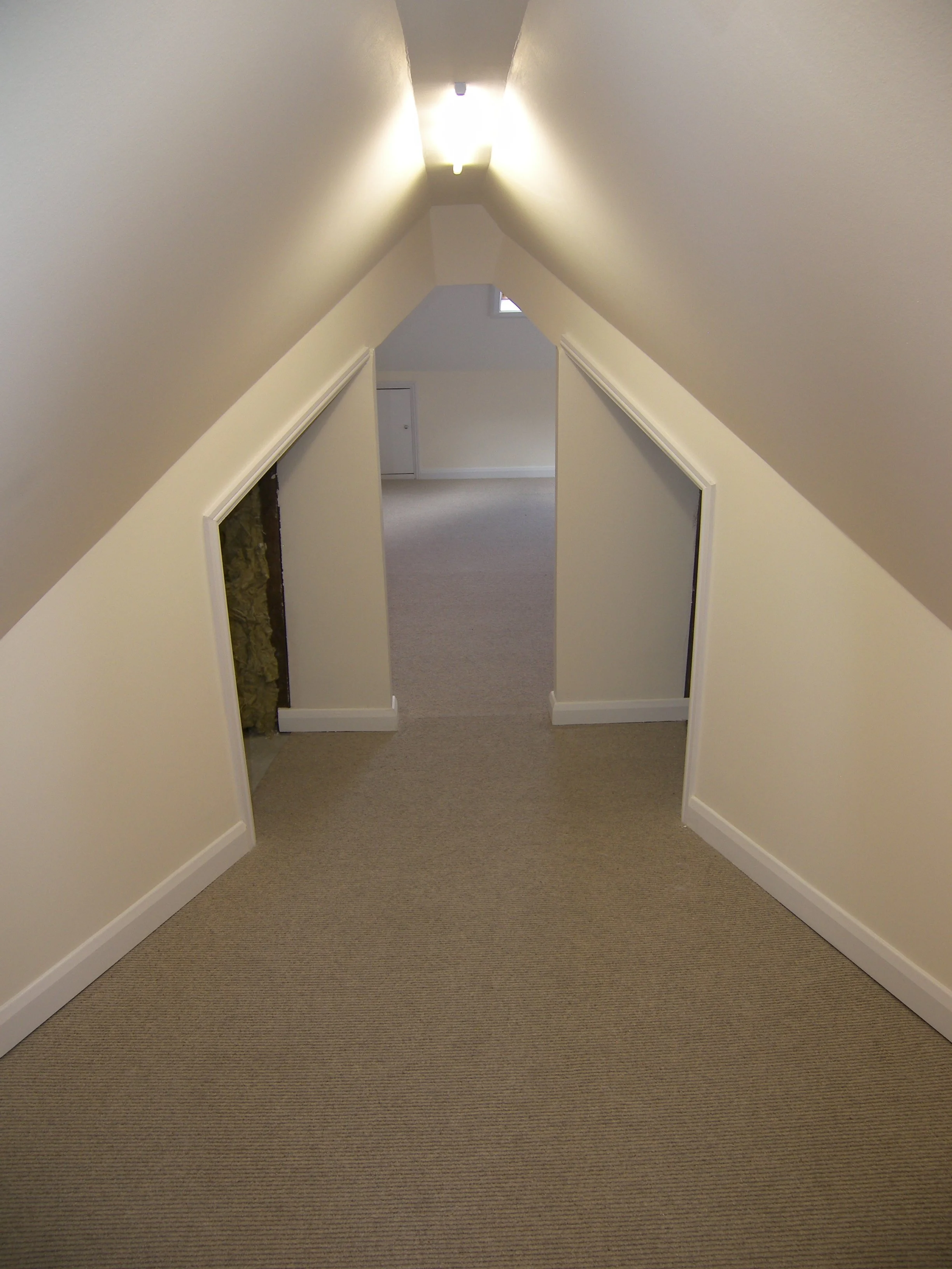 Carpenter, Decorator, Gas/Heating Engineer, Electrician, Plumbing, Handyman