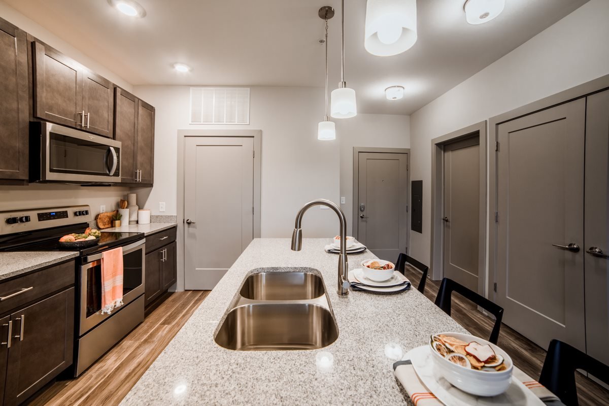 RiverHouse-Model-WEB-7.jpg