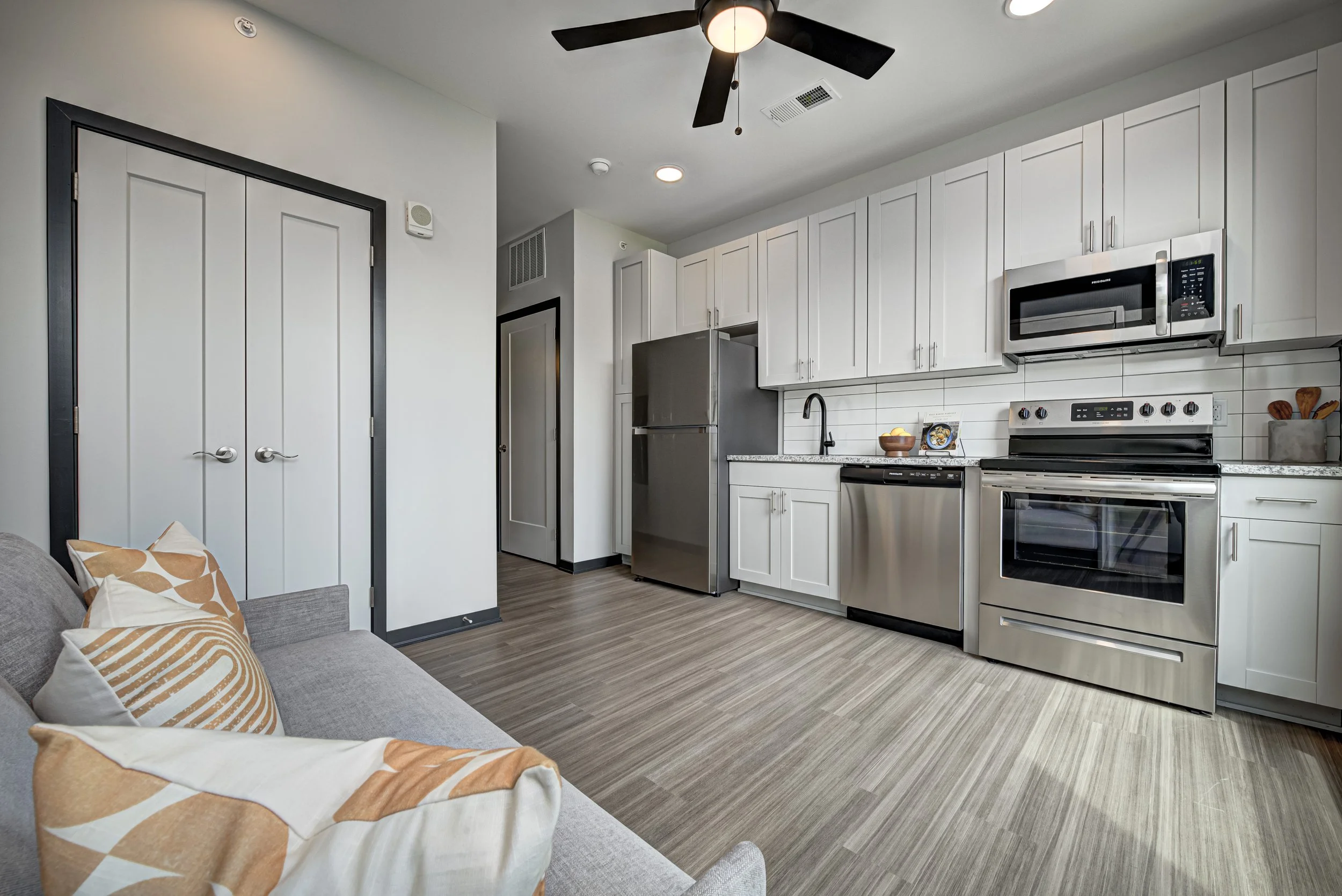 Redline Flats_24.JPG