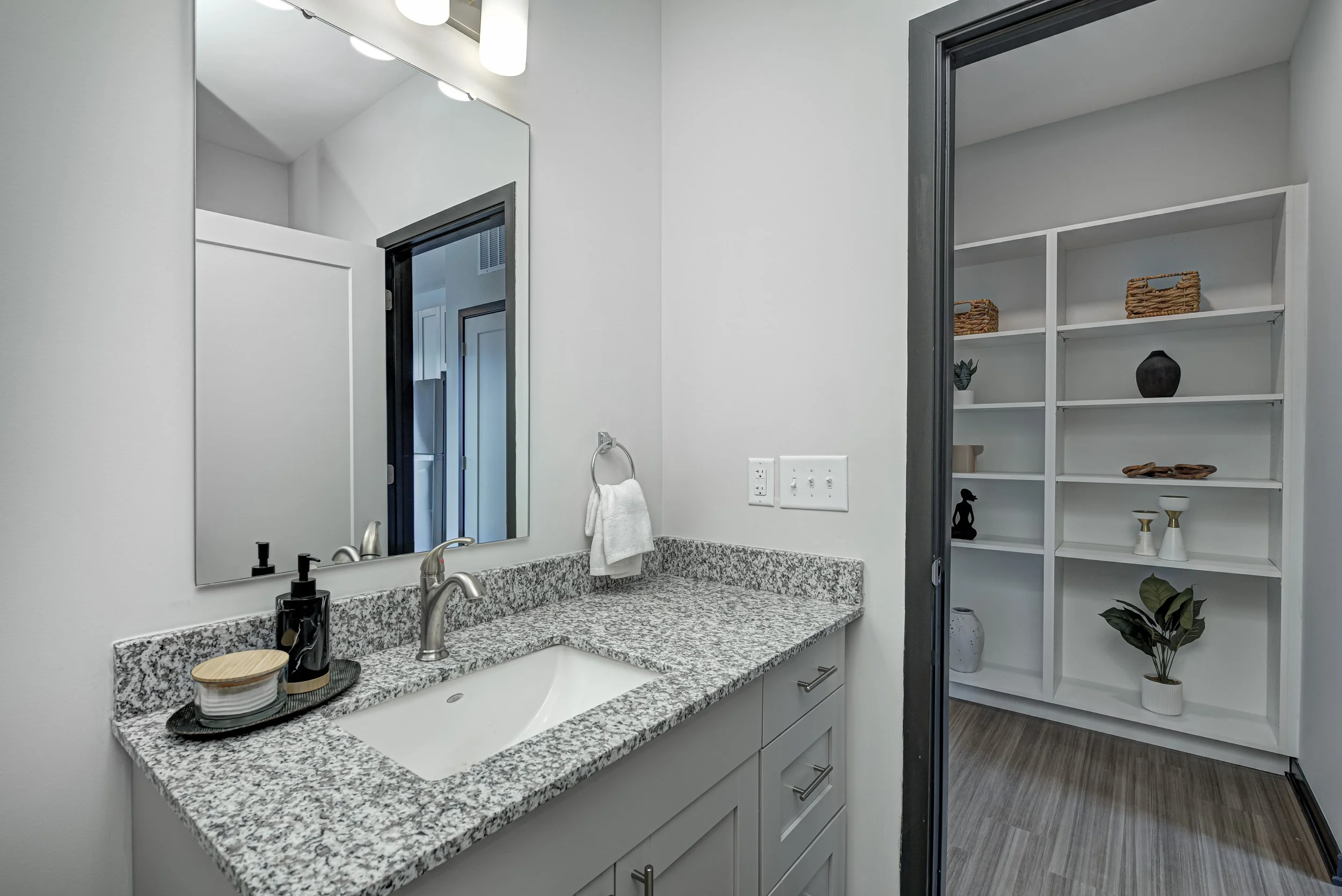 Redline Flats_16.JPG