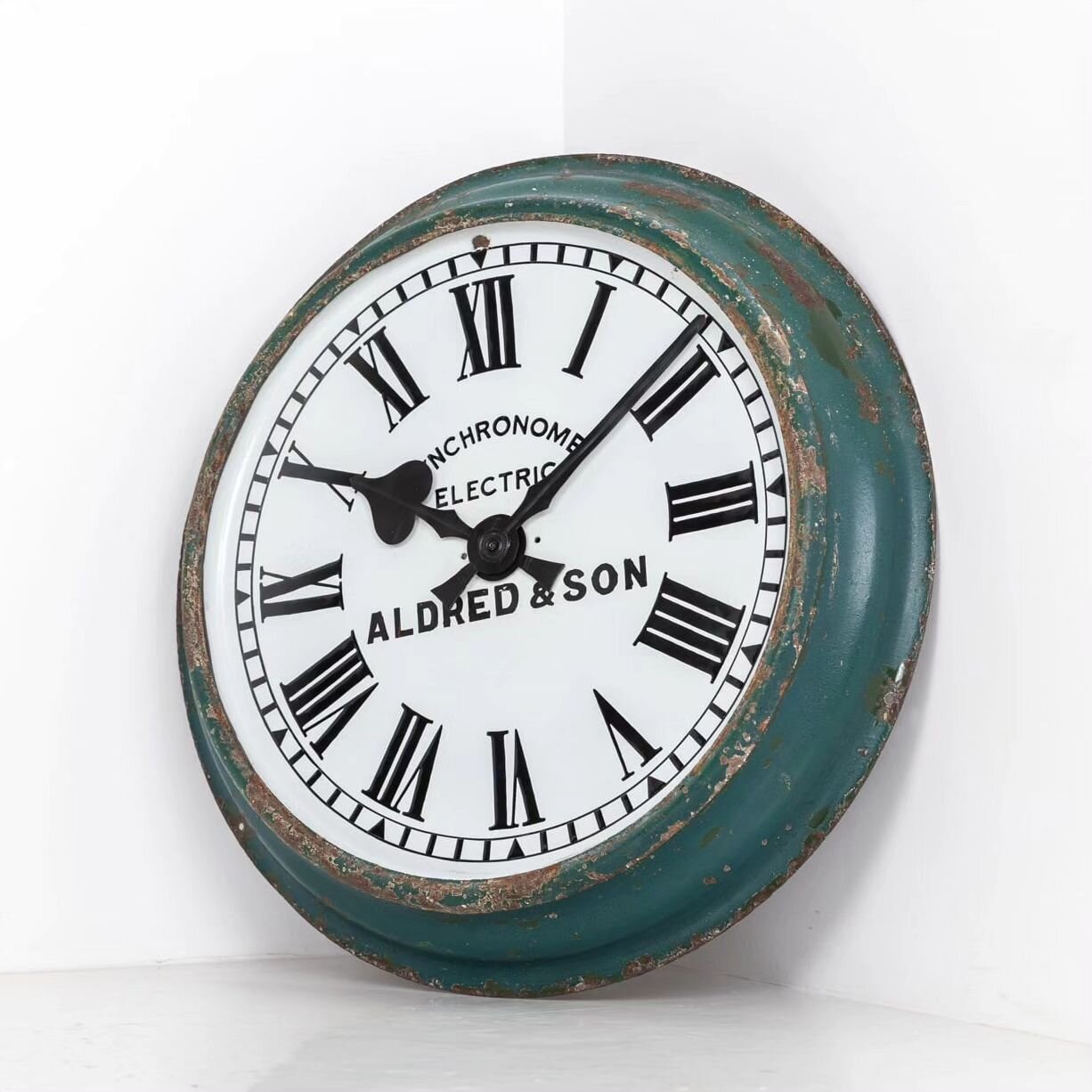 Recently sold, an overpainted enamel wall clock by Synchronome. The multiple layers of paint make for an incredible variety of colour. The hand painted company name is also a nice addition. 

#antiquesworkshop #vintageindustrial #antique #vintage #mi