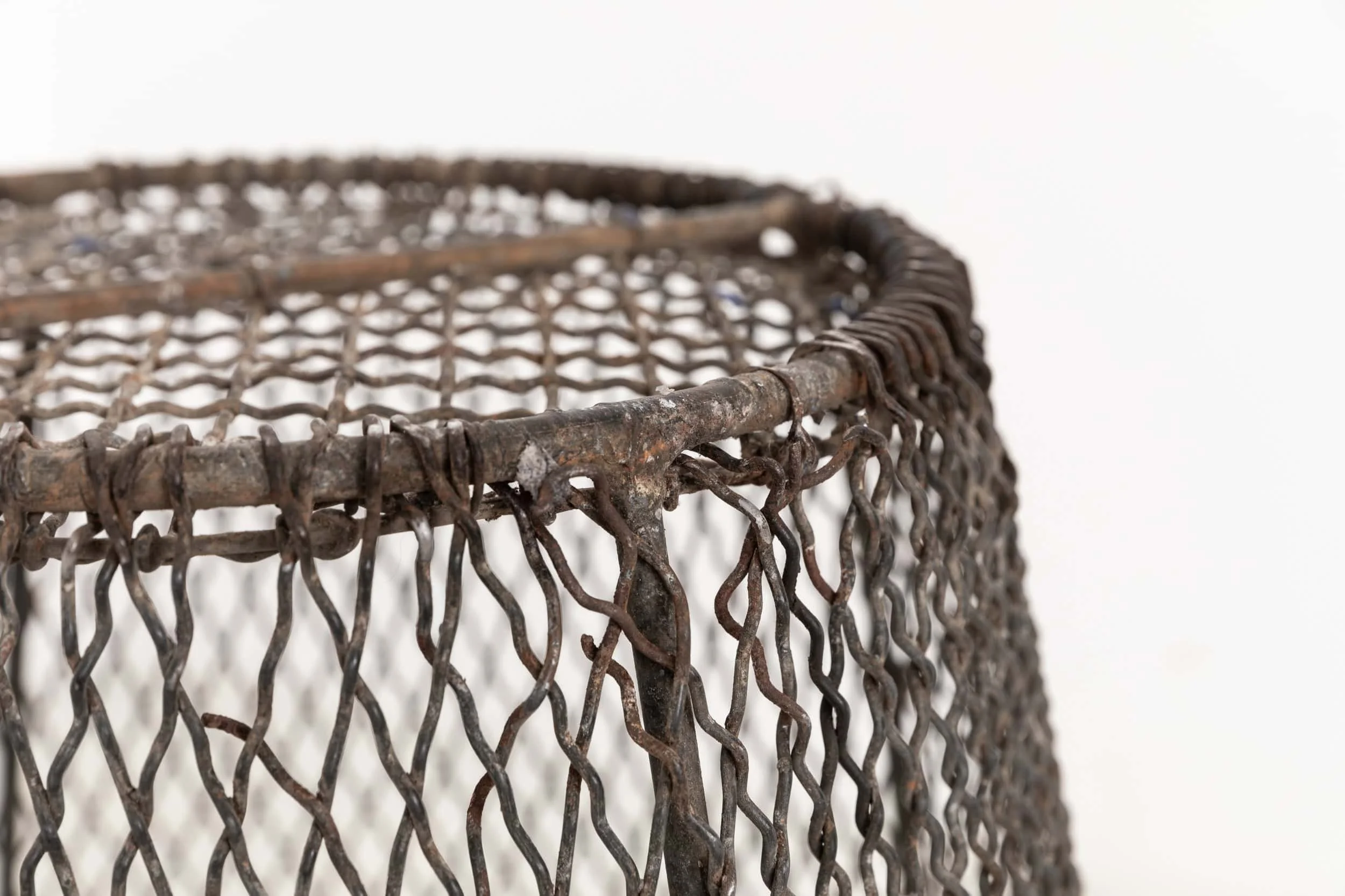 Vintage Industrial Heavy Duty Wire BAsket (10).jpg