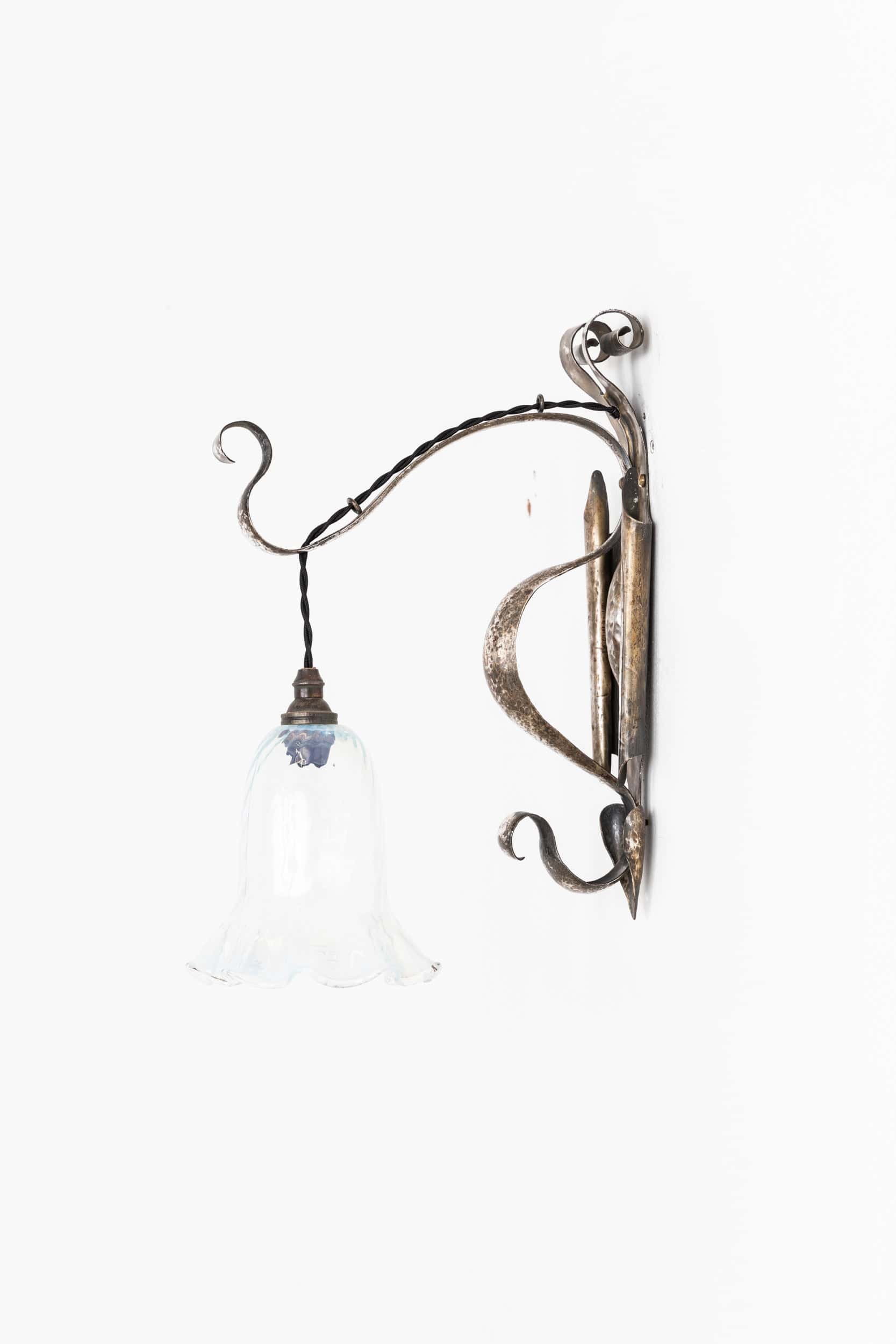 Antique Arts & Crafts Brass Wall Lamp (1).jpg