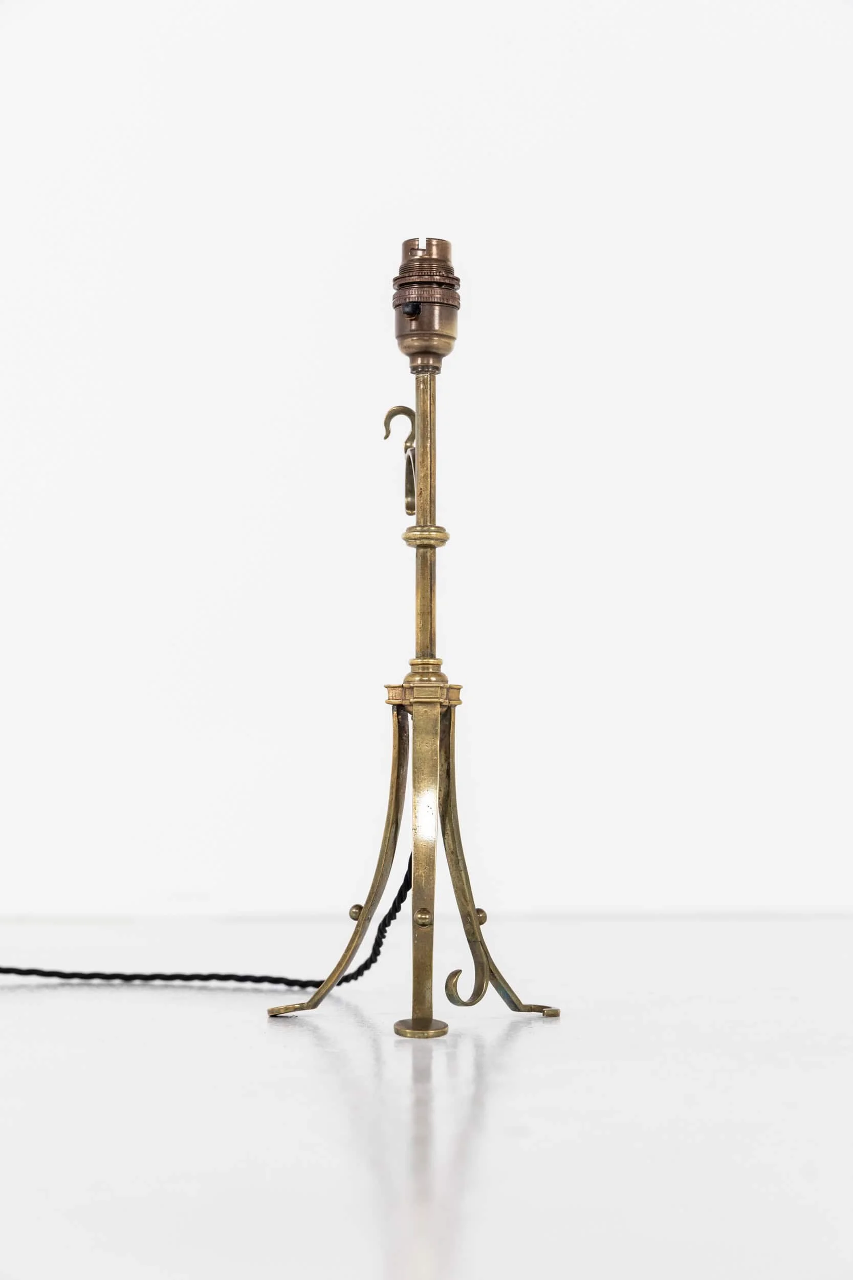 Antique Arts & Crafts Brass Pullman Carriage Lamp (1).jpg