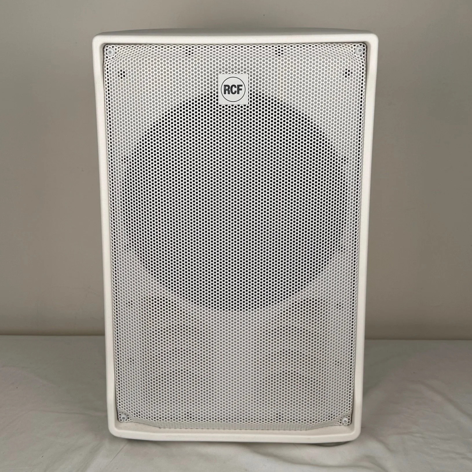 RCF Evox Jmix 8 (WHITE) power speaker (open box)