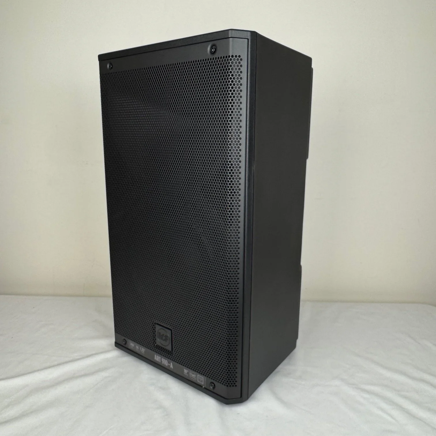 RCF ART 910-A powered two-way PA (open box) used