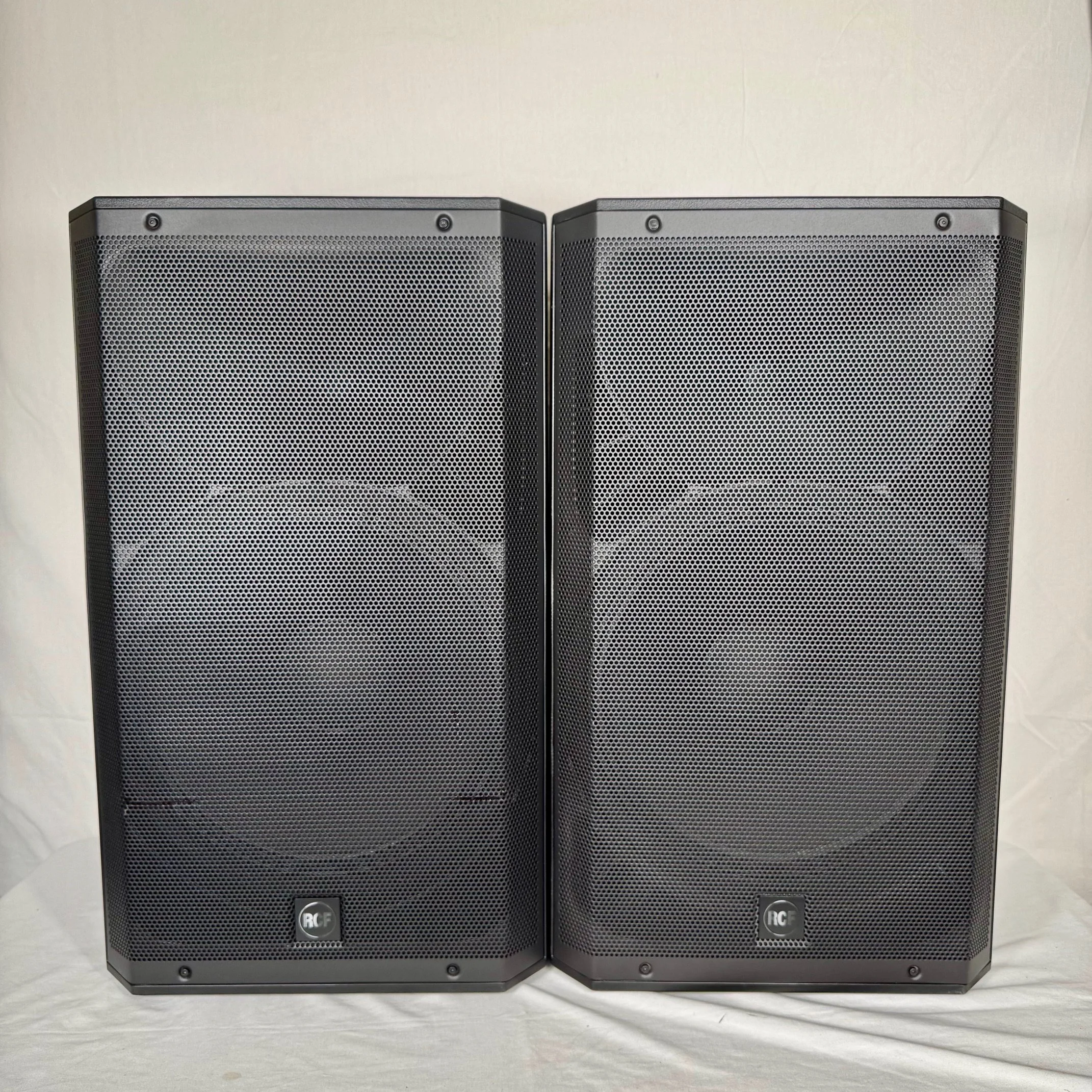 RCF ART 945-A Powered Speaker 15” 2100W Active PA Loudspeaker 4” Driver –USED + Warranty