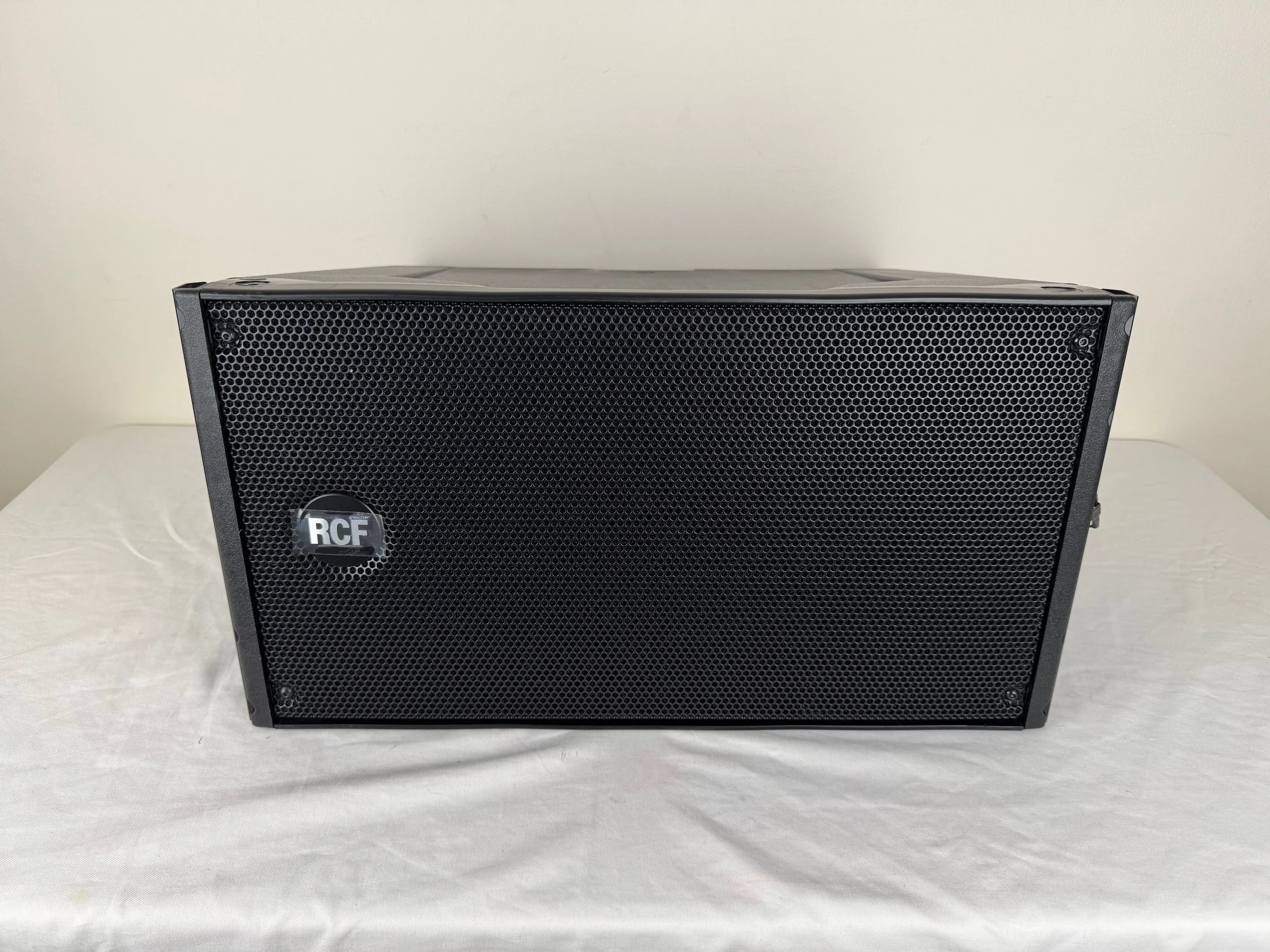 RCF HDL 10-A Powered Line Array - Open Box - 3-year warranty