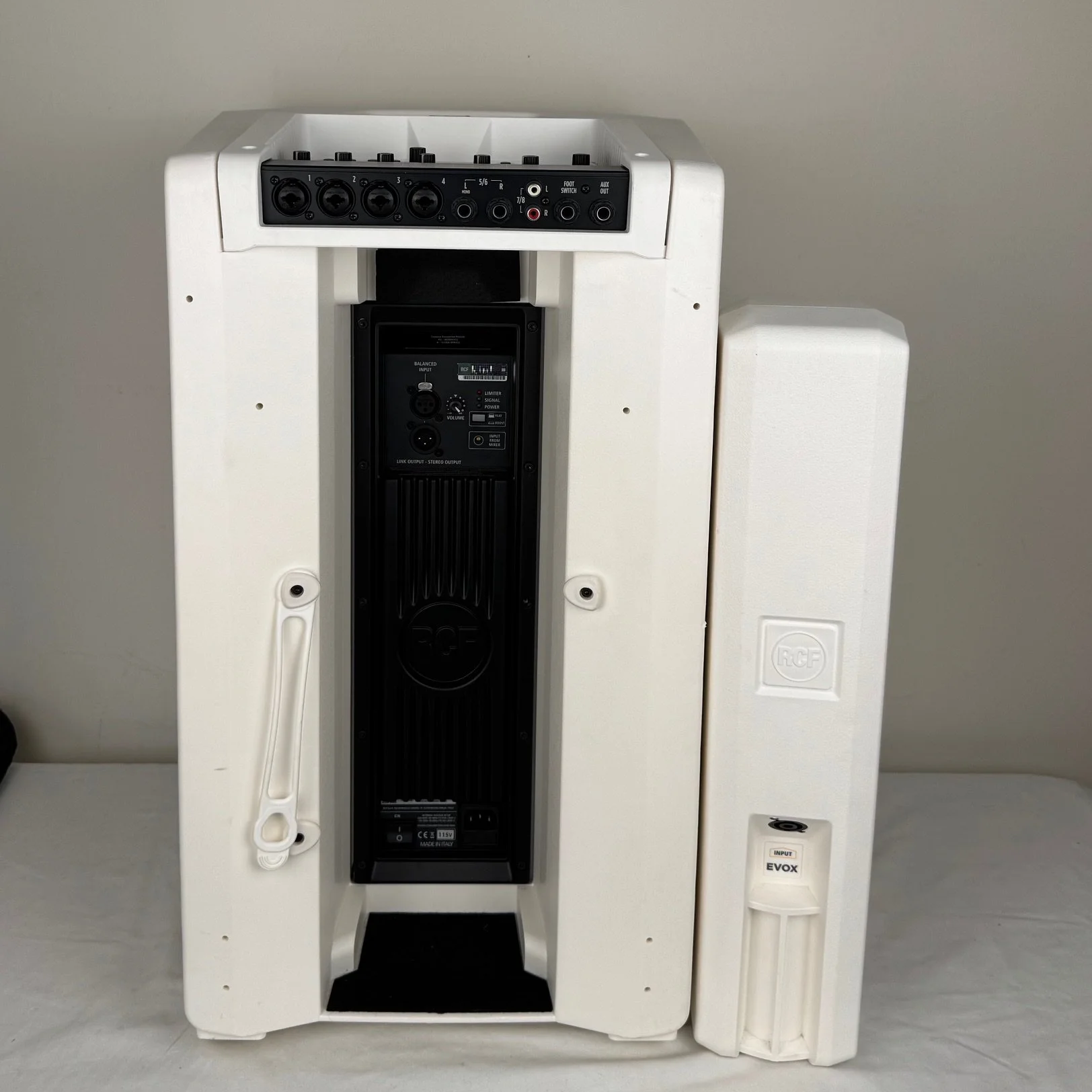 RCF Evox Jmix 8 (WHITE) power speaker (open box)