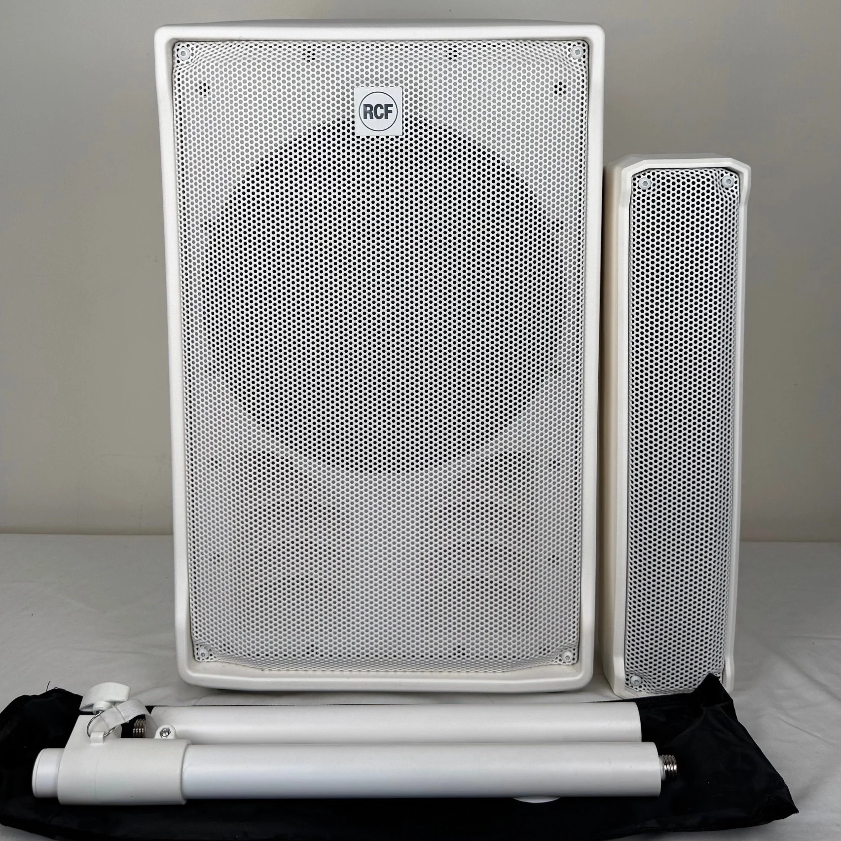 RCF Evox Jmix 8 (WHITE) power speaker (open box stock demo)