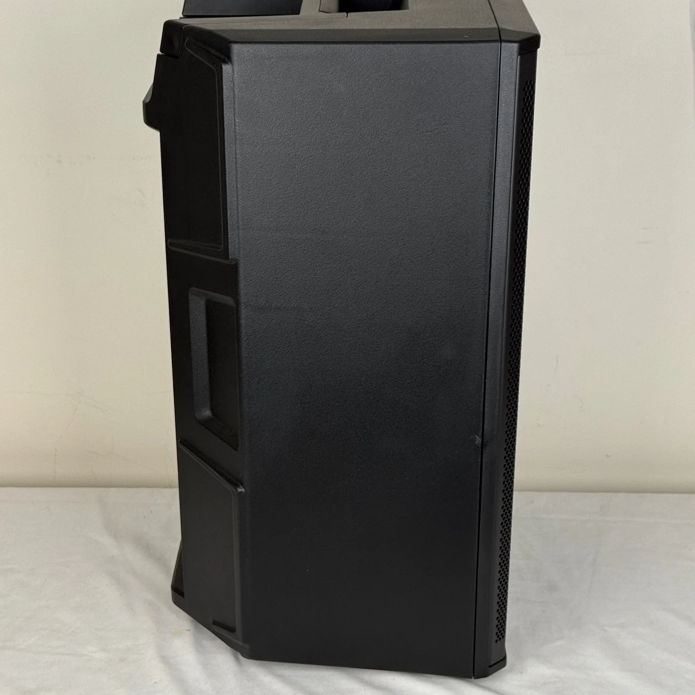 RCF ART 910-A powered two-way PA (open box) used