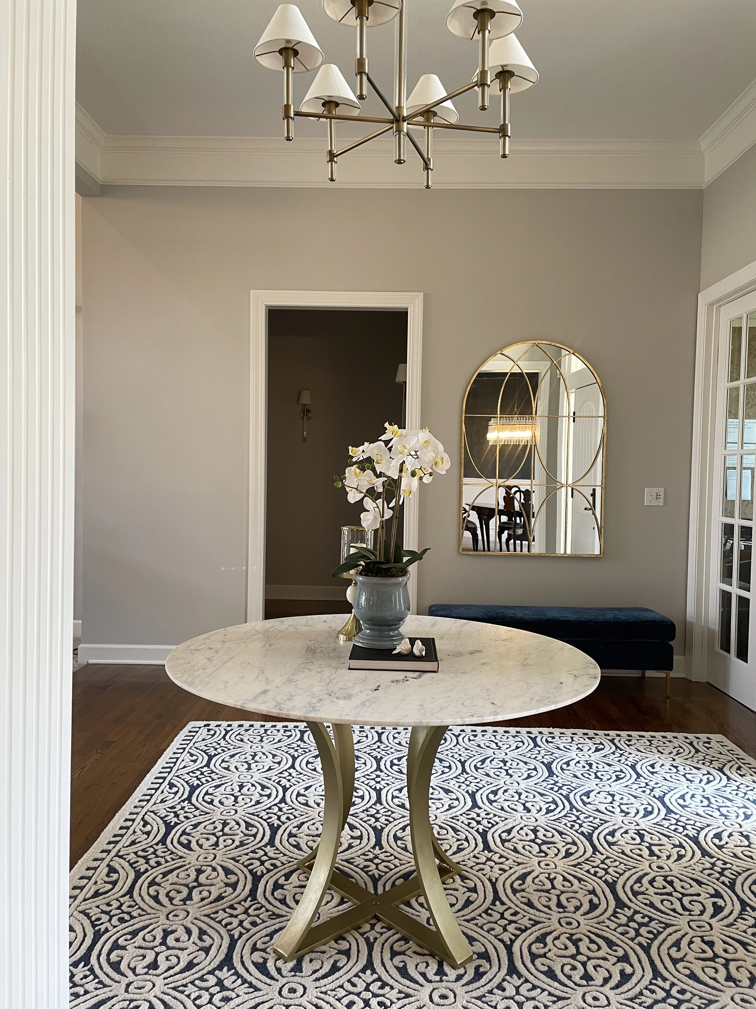 Transitional Style Entry and Foyer Decorating Ideas for Interior Spaces