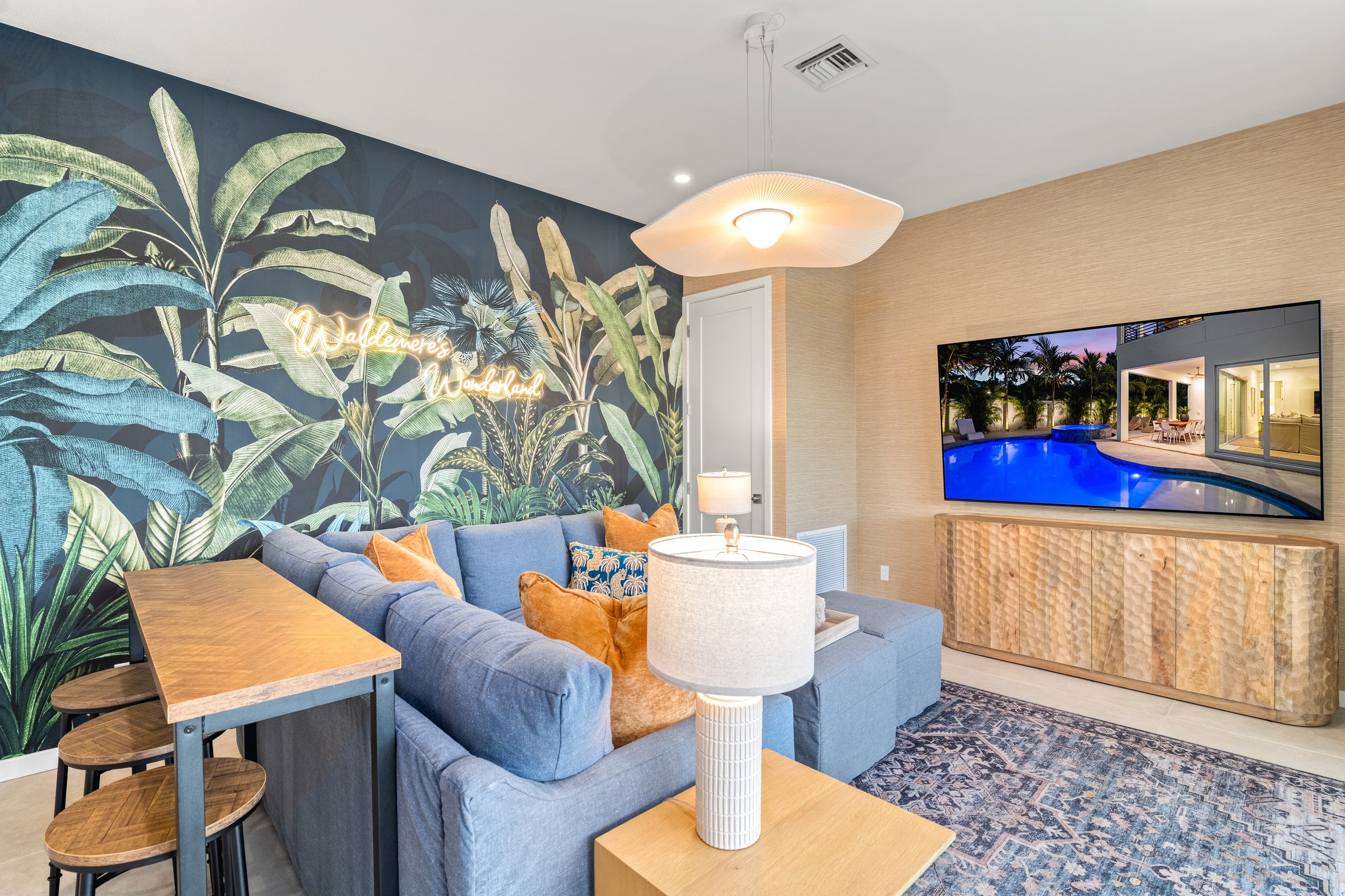 Upstairs Sitting Area 2 View 3.jpg