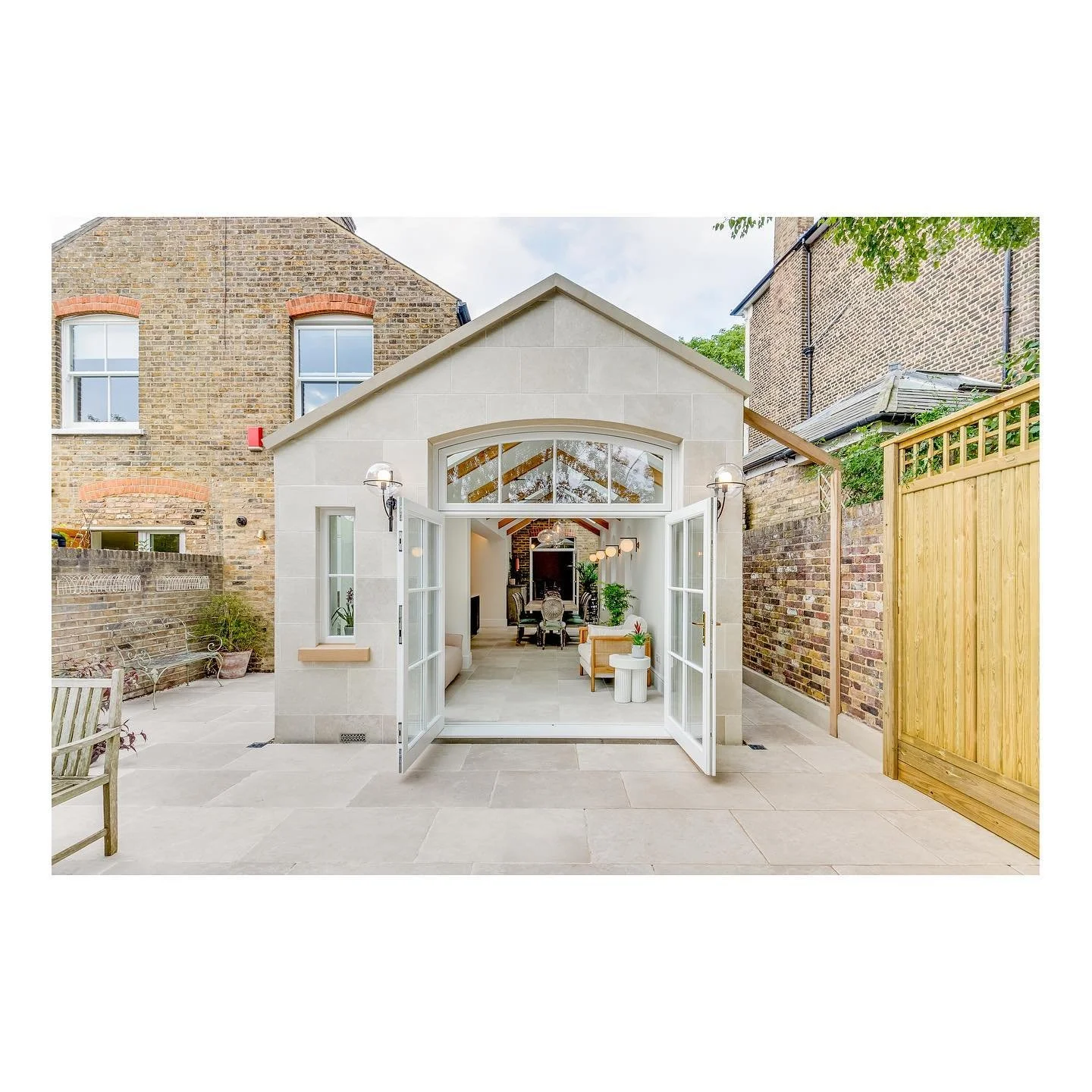 Flawless ground floor extension designed by &amp; photographed for @archwk 
&bull;
&bull;
#interiorphotography #interiordesign #agameoftones #canon #minimalist #homeideas #luxuryinteriors #interiorandhome #interiorstyling #londoninteriors #lifestylep