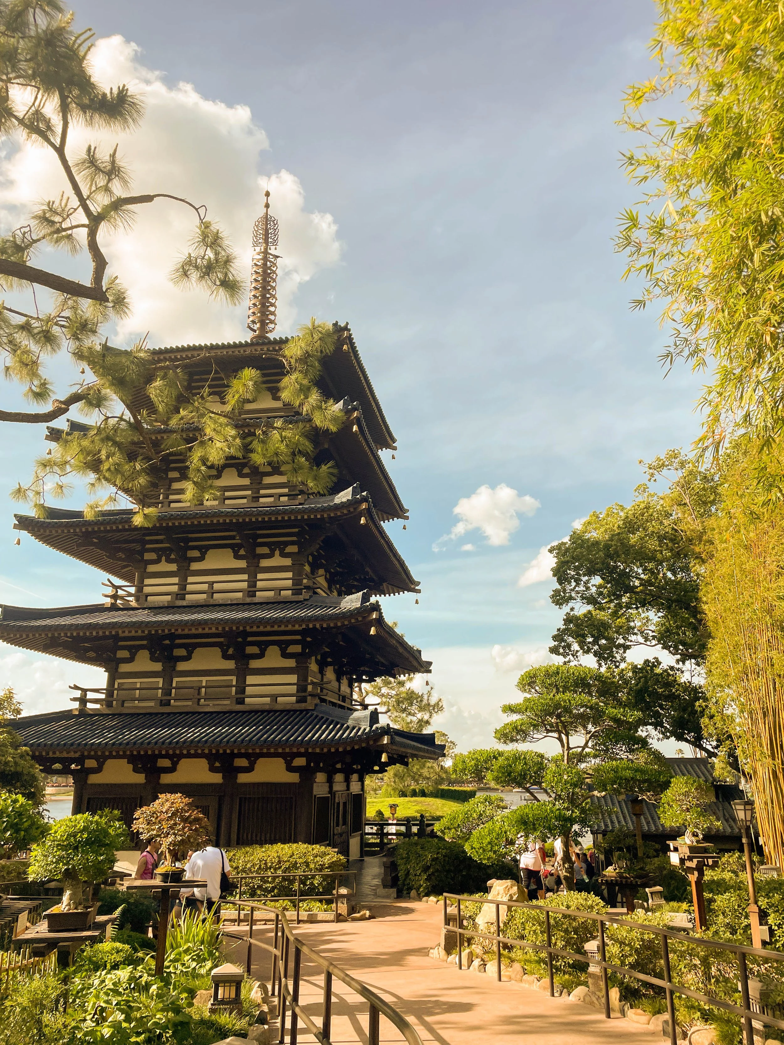 William T. - Luminous Japan Tera 🏅Award of Mastery