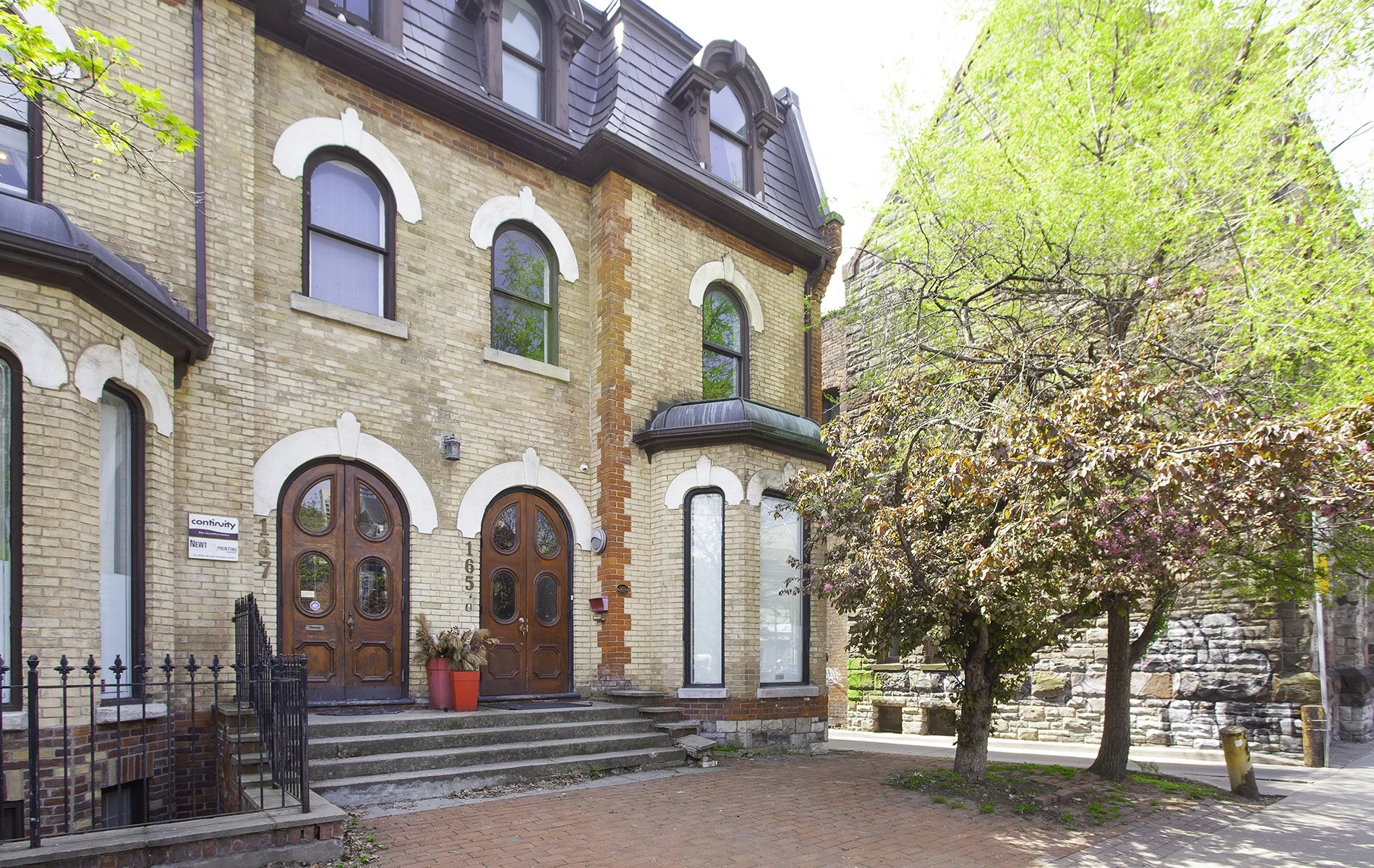 165 Carlton Street #1 - Lease $2,400
