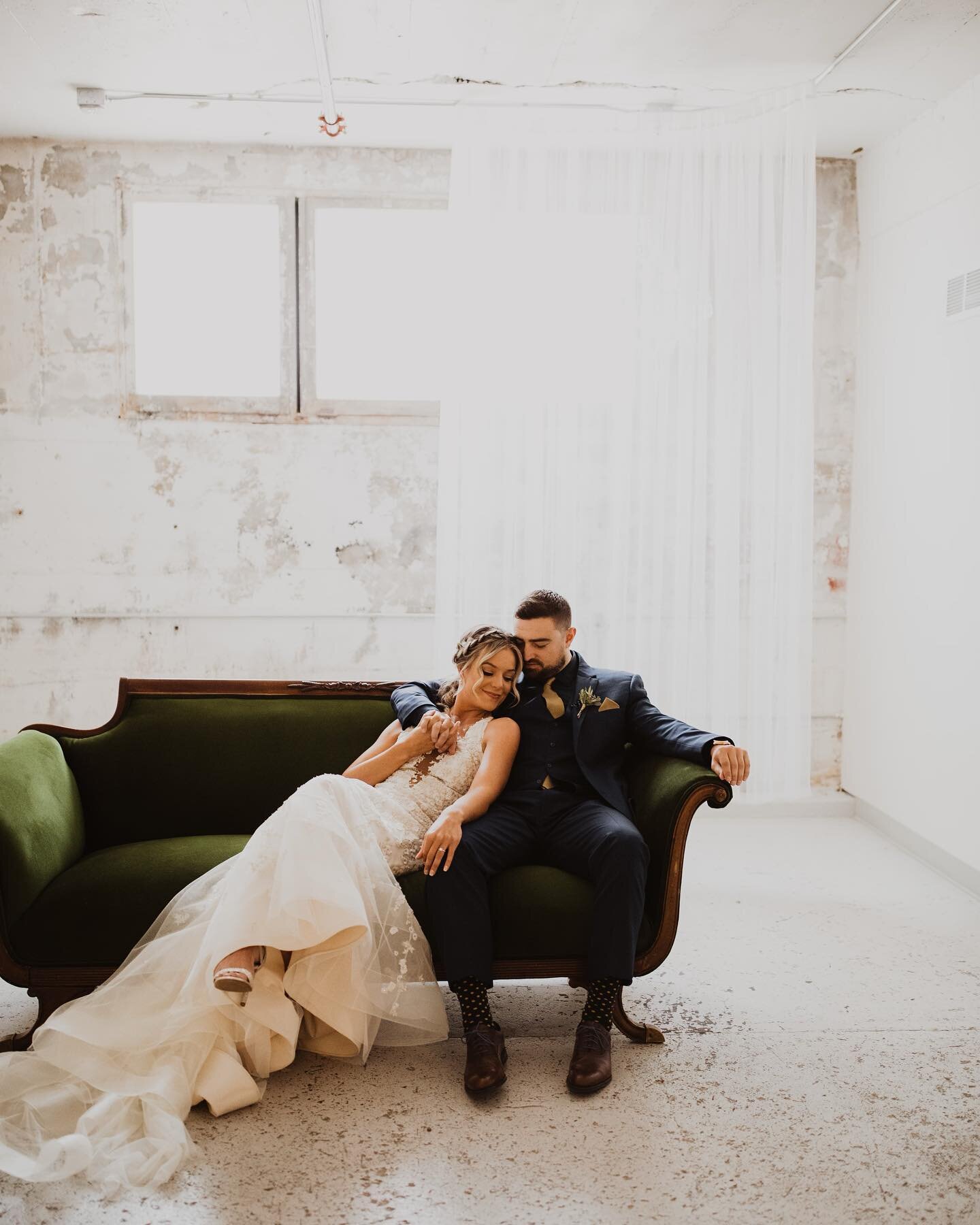 Cozied up at one of my fave venues&hellip;also how on earth is it almost March??!!!!! #ashleecrowdenphotography