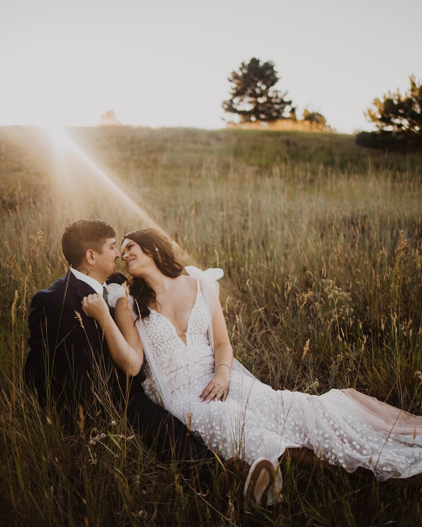 Love when a couple is down to sit on the ground, adds so much variety to your finished gallery! #ashleecrowdenphotography