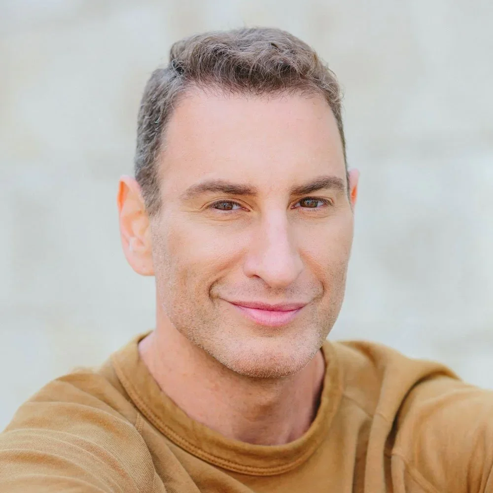 DR. SCOTT LYONS