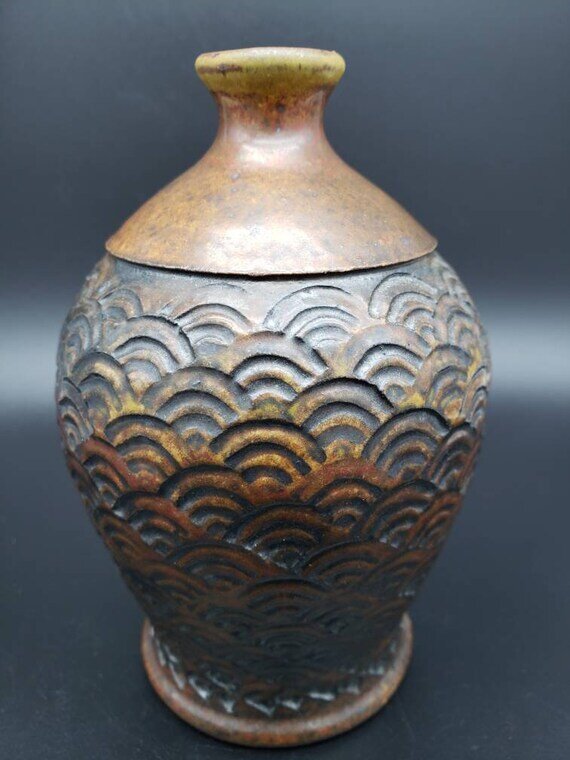 Japanese wave vase