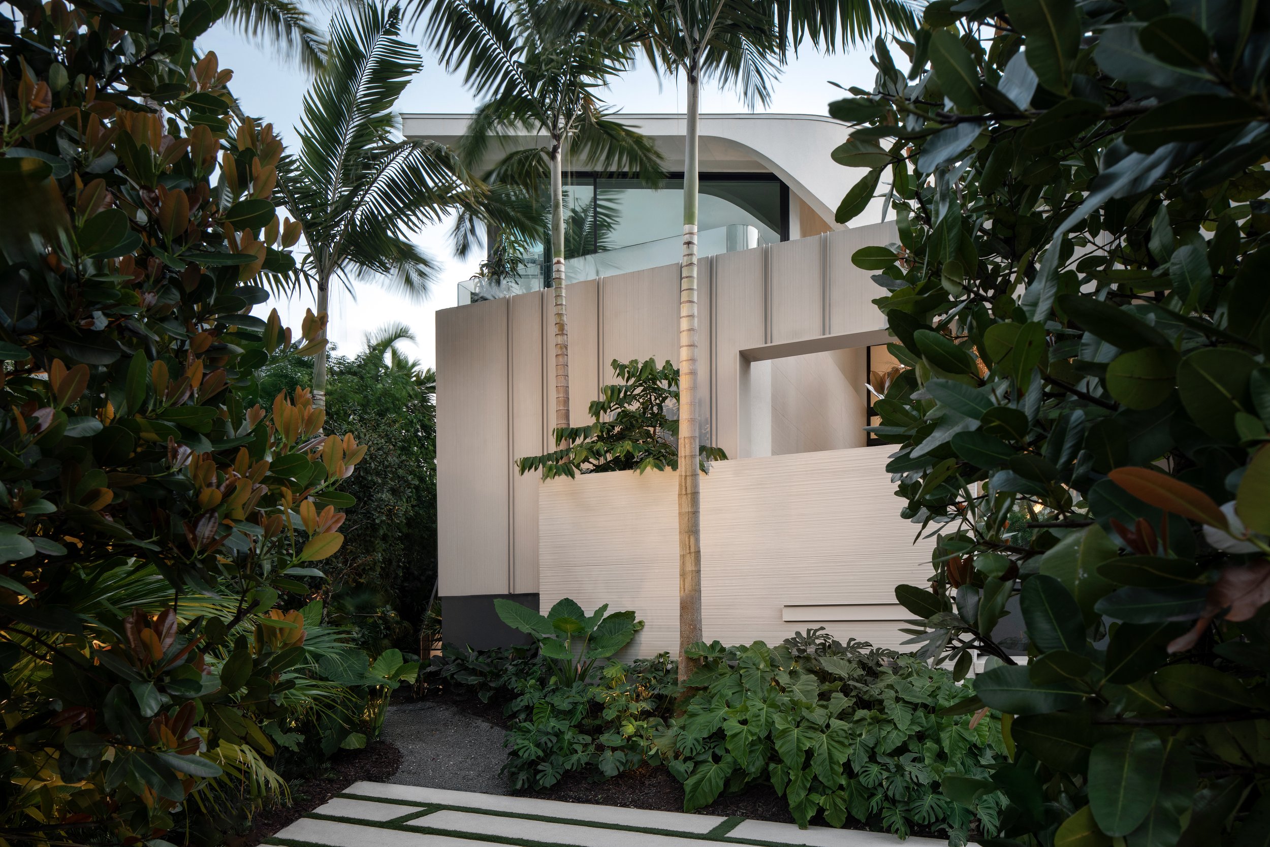 US_MIA_Sunset_Ext_005_001_AL-027_rc_b.jpg