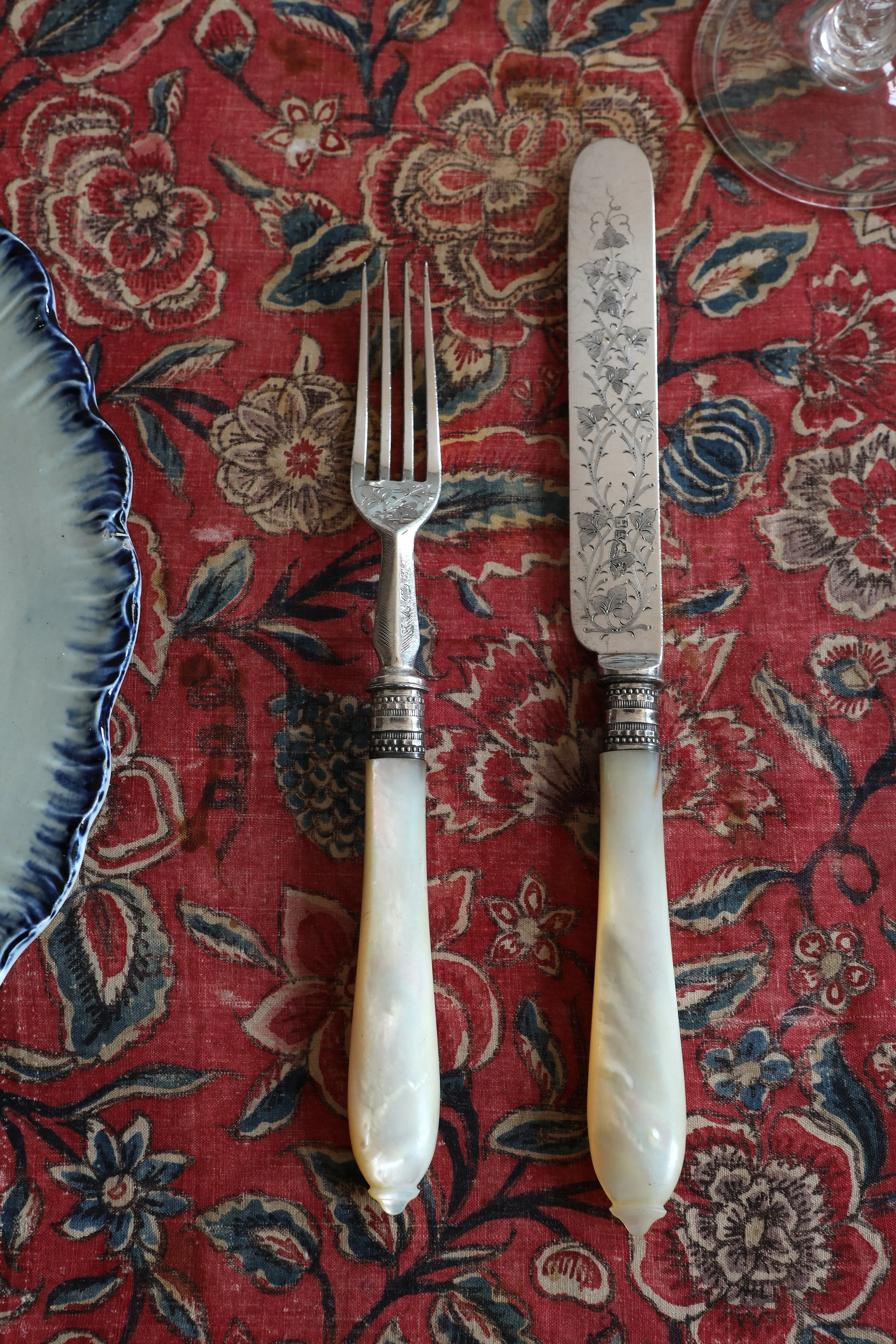 Victorian Mother of Pearl Cutlery Set—24 Pieces in Oak Case